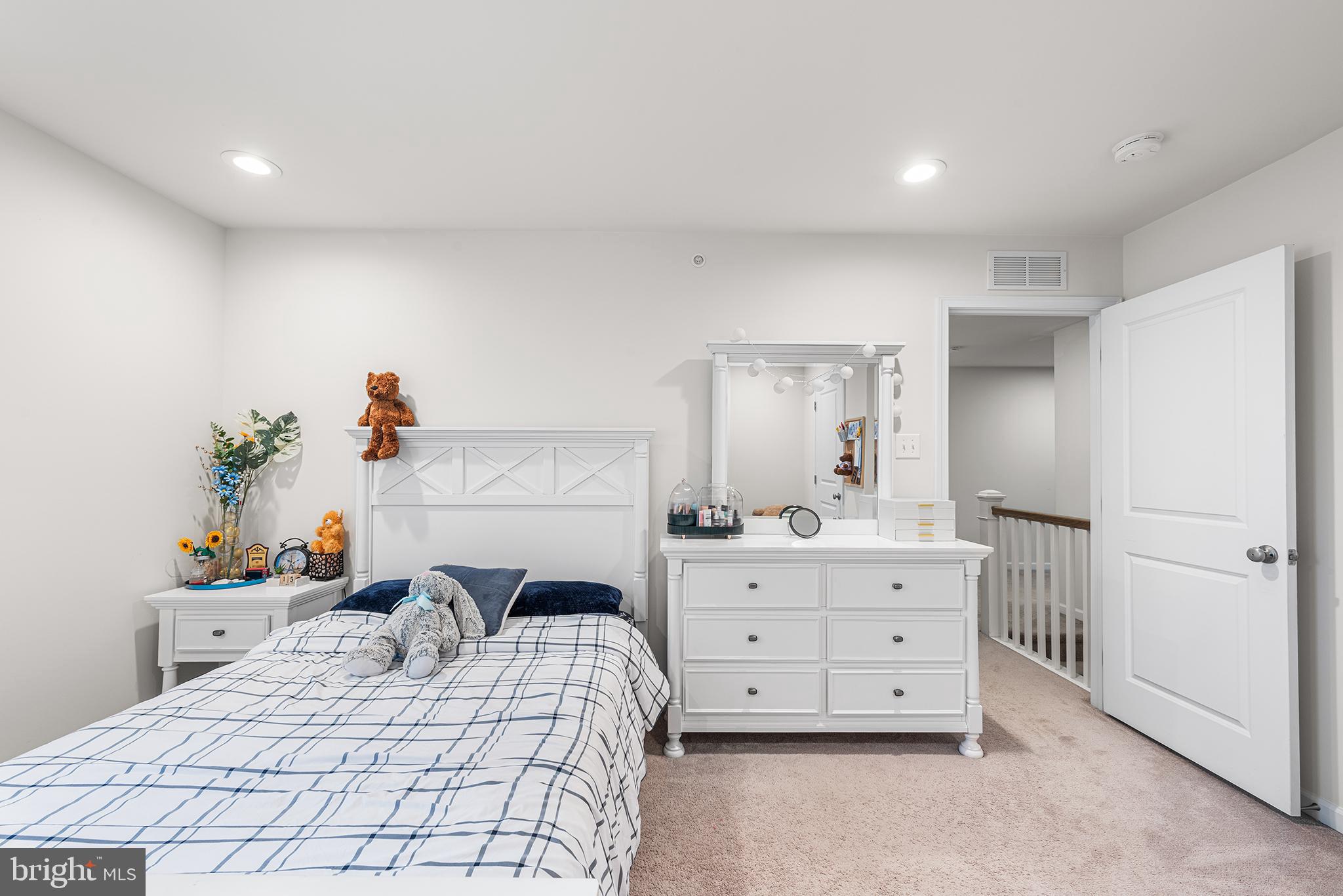 ENCLAVE AT RIDGEWOOD - Residential Lease