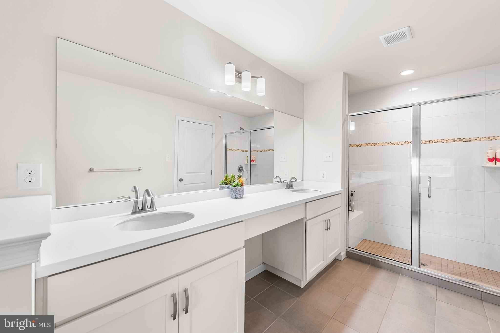 ENCLAVE AT RIDGEWOOD - Residential Lease