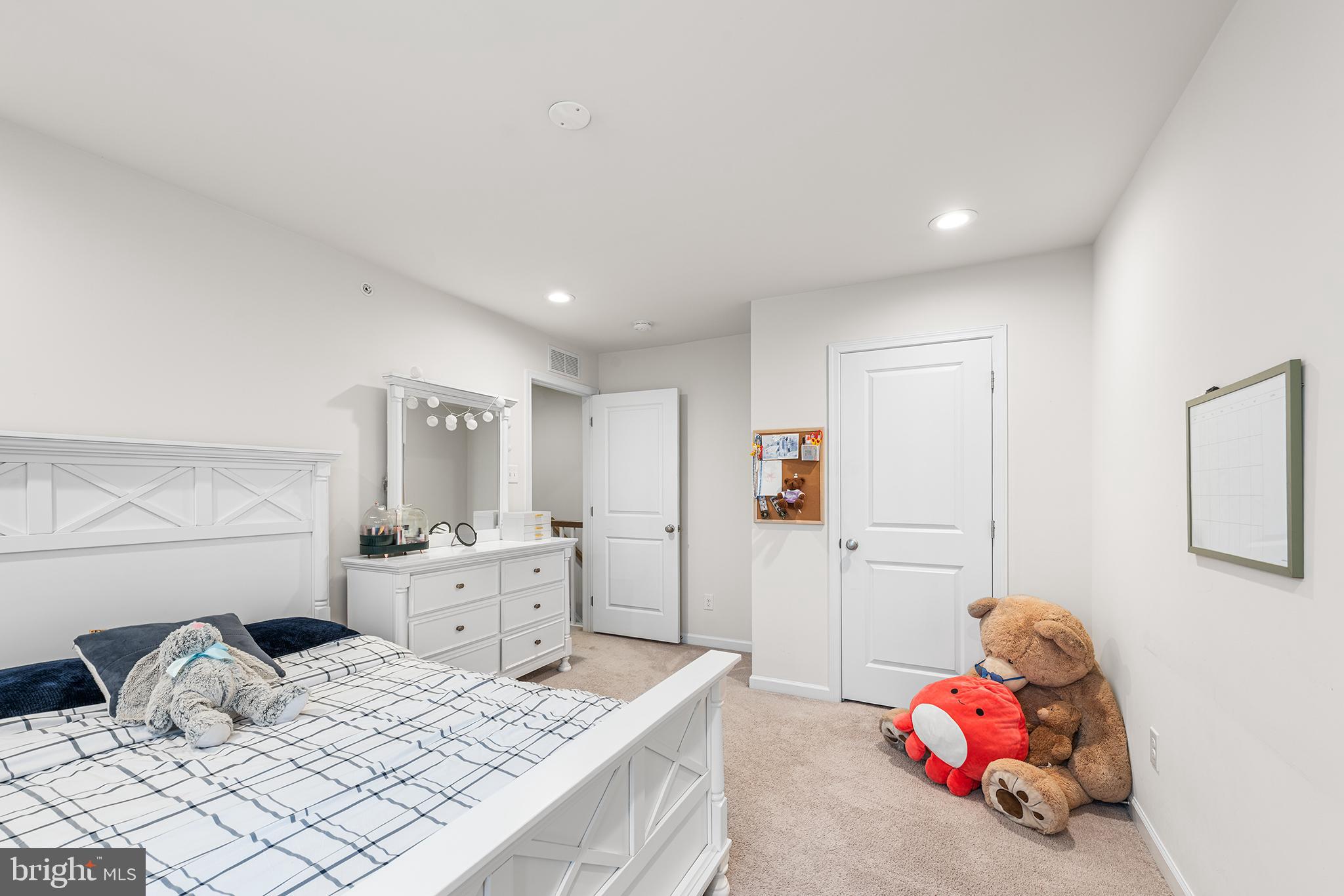 ENCLAVE AT RIDGEWOOD - Residential Lease