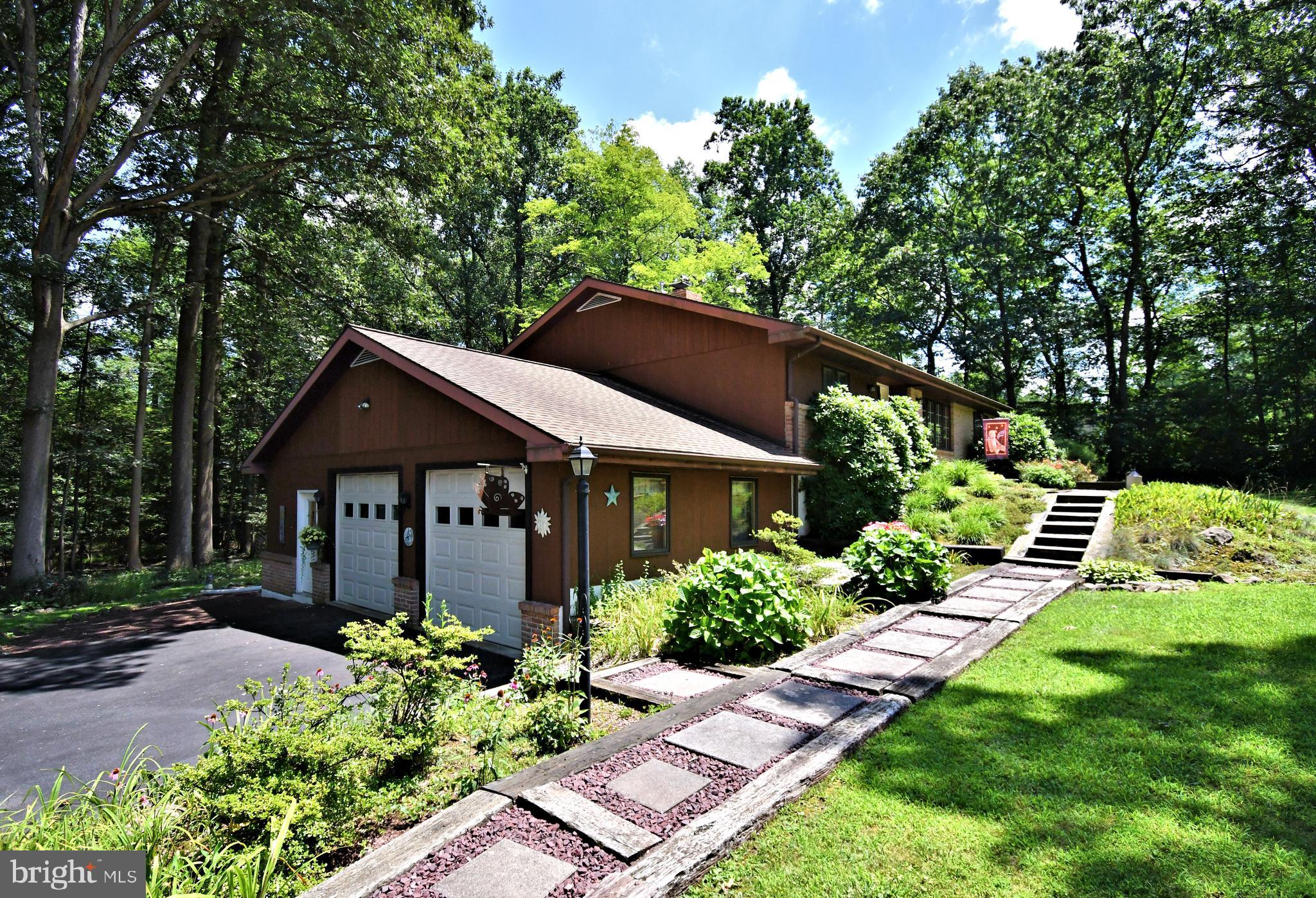1044 MAPLE GROVE RD