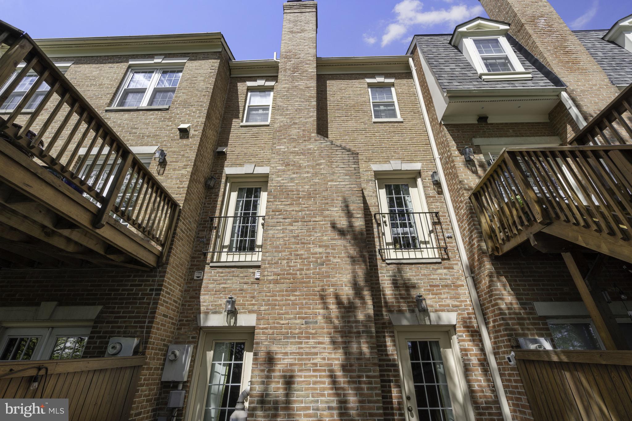 BRIGADOON - Residential Lease