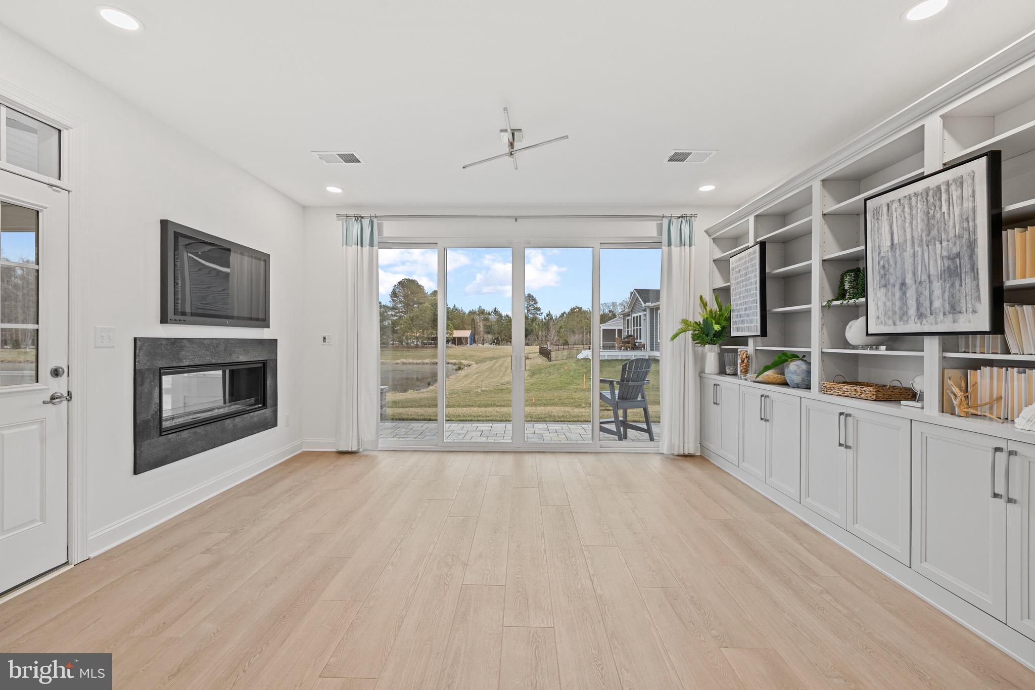 EAST GATE - Residential