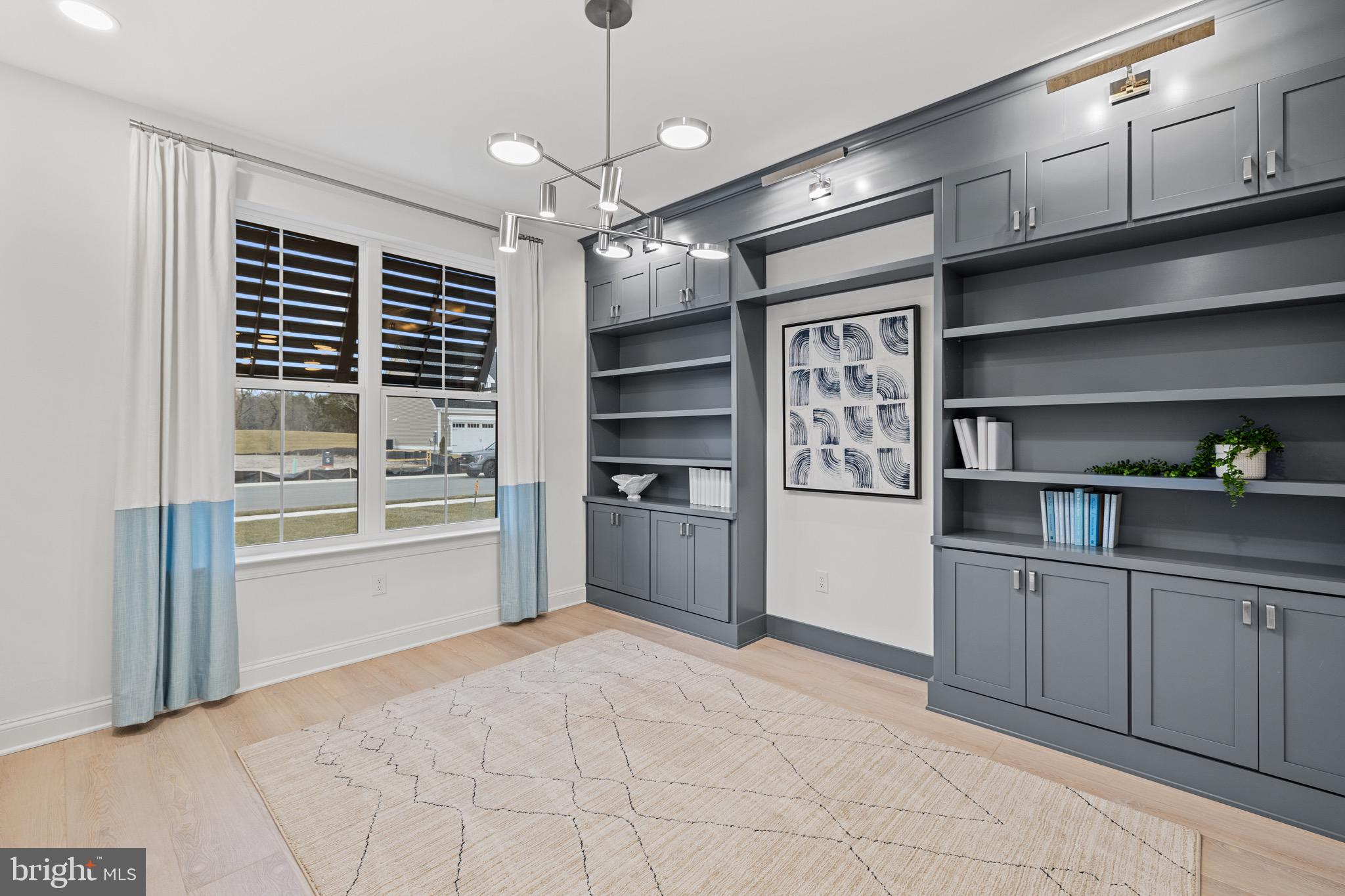 EAST GATE - Residential