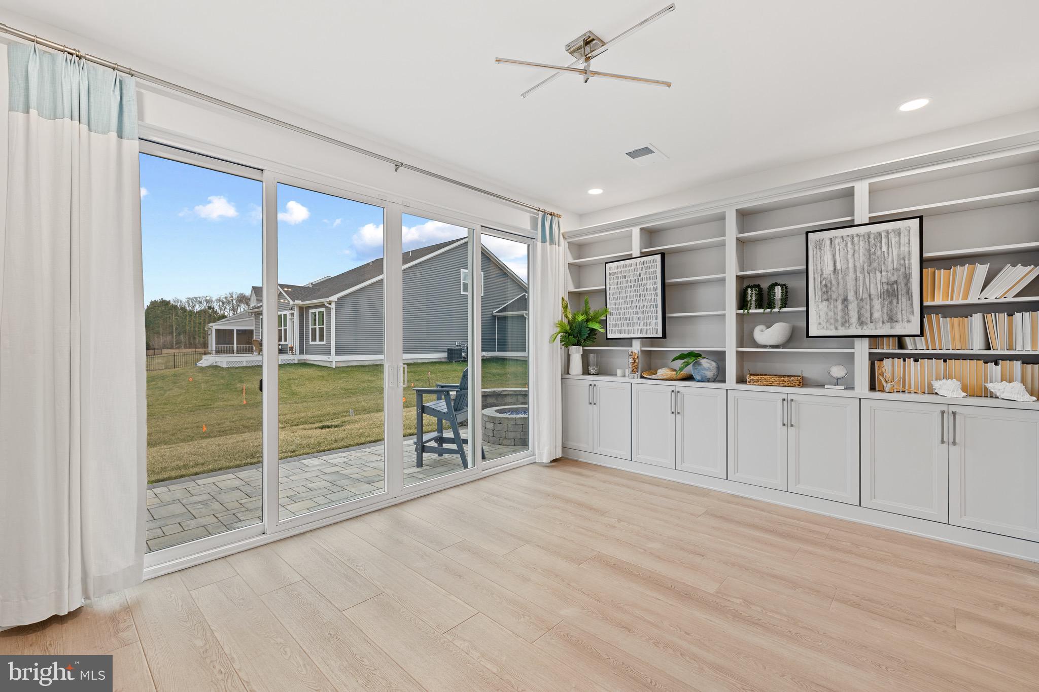 EAST GATE - Residential