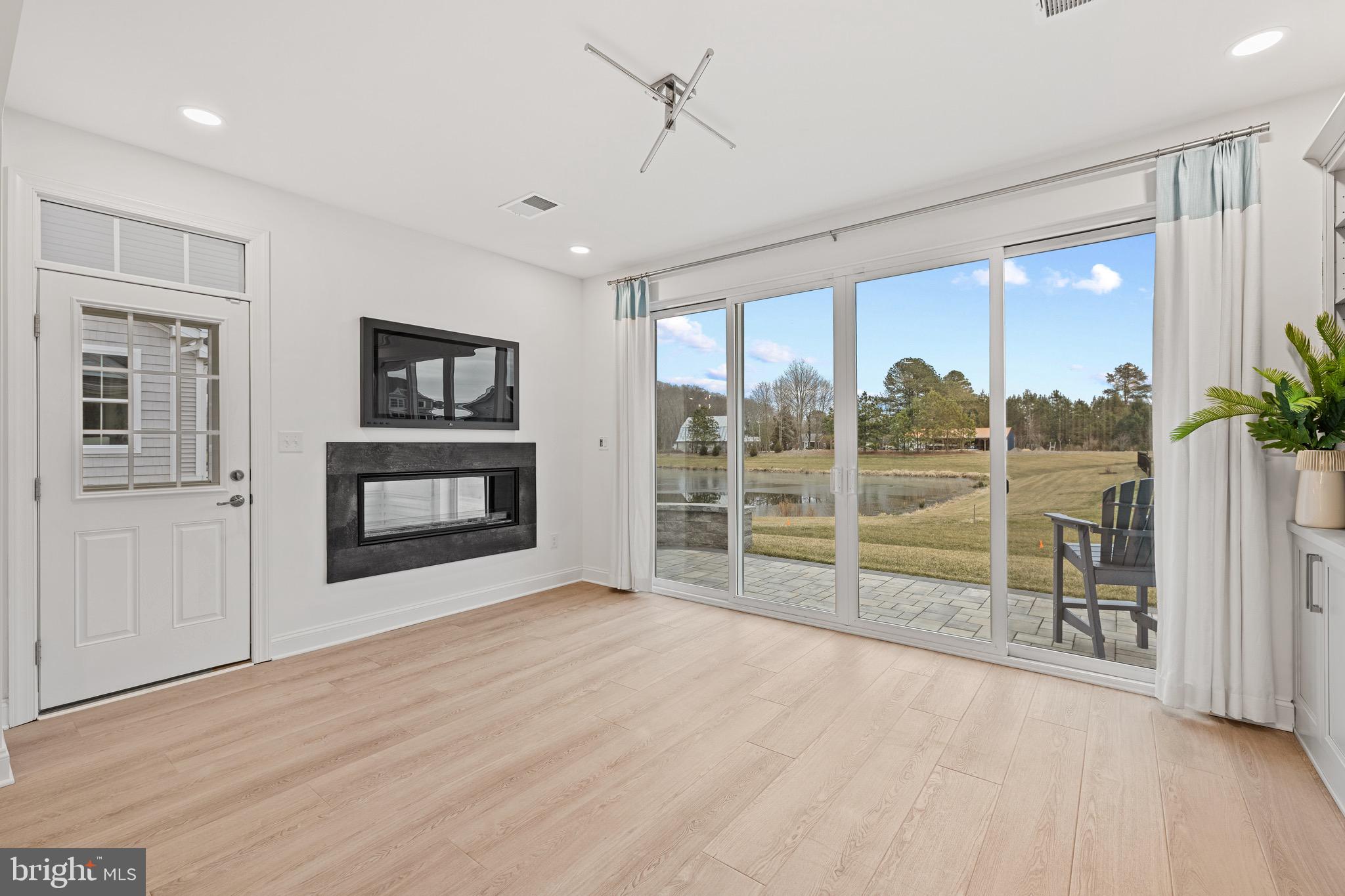 EAST GATE - Residential