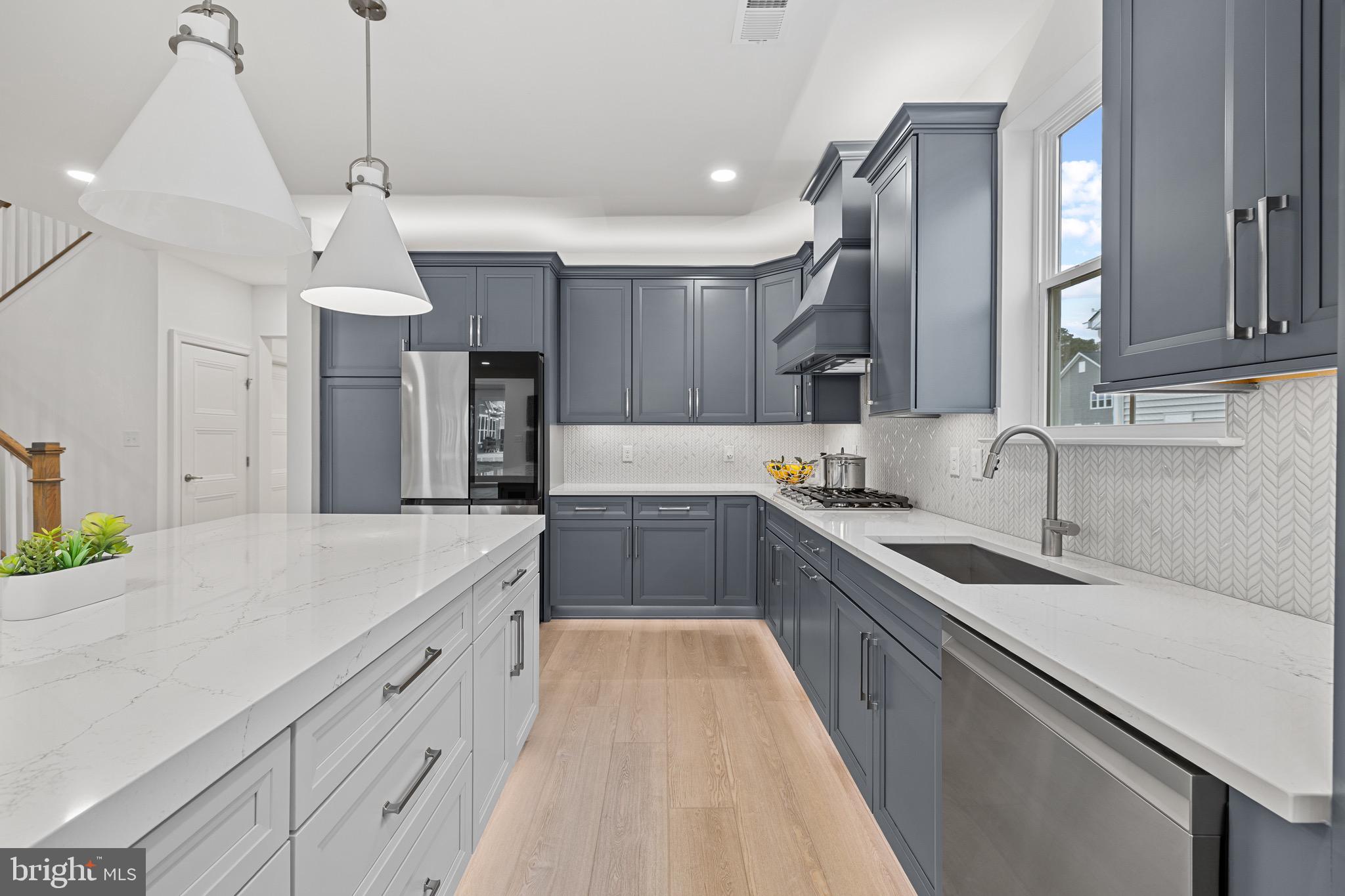 EAST GATE - Residential