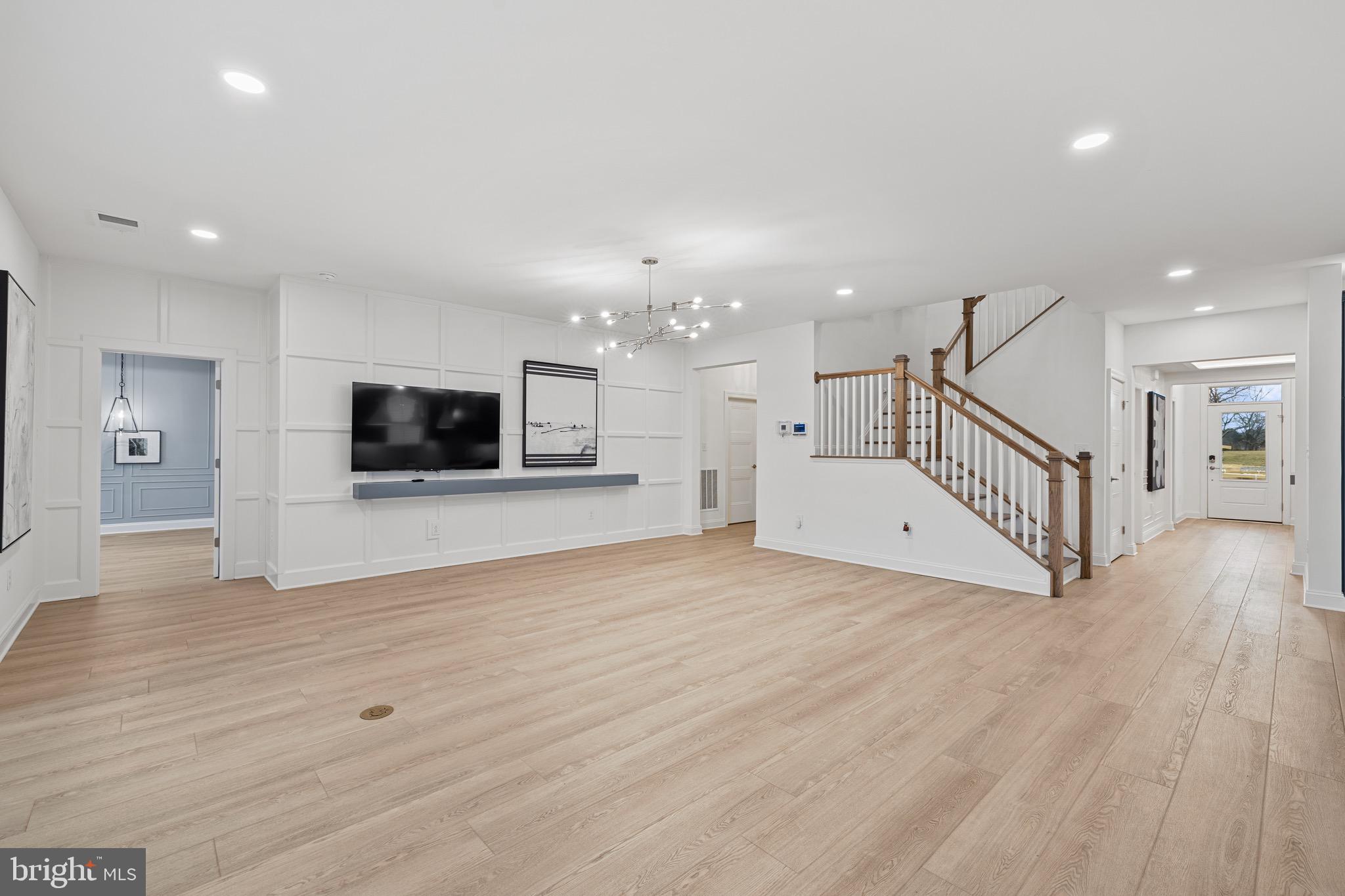 EAST GATE - Residential