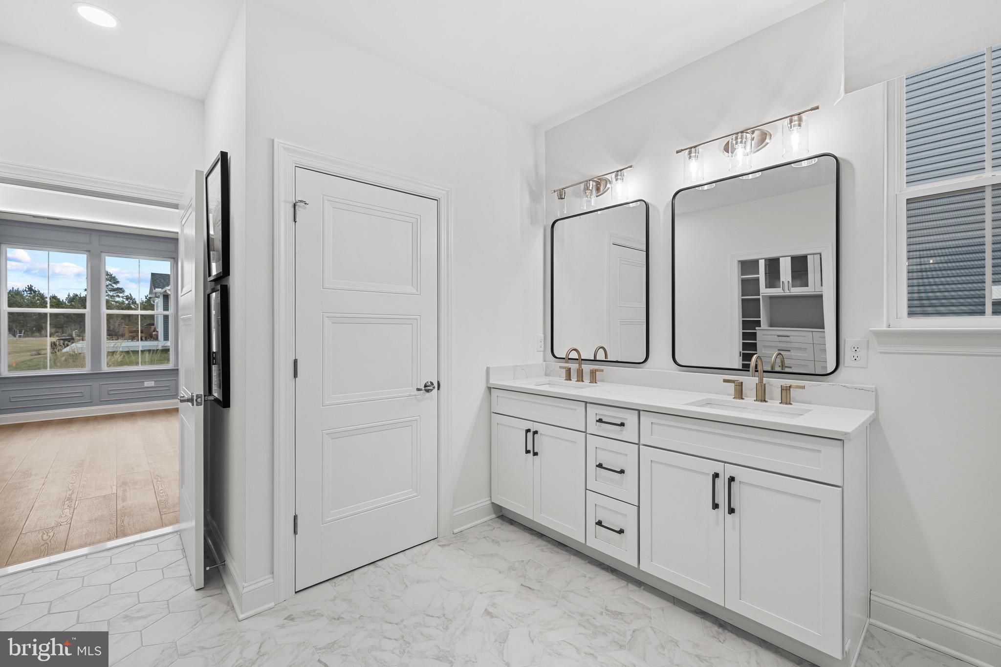 EAST GATE - Residential