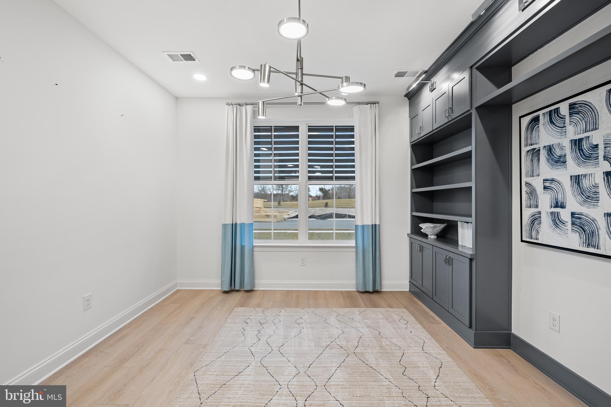 EAST GATE - Residential