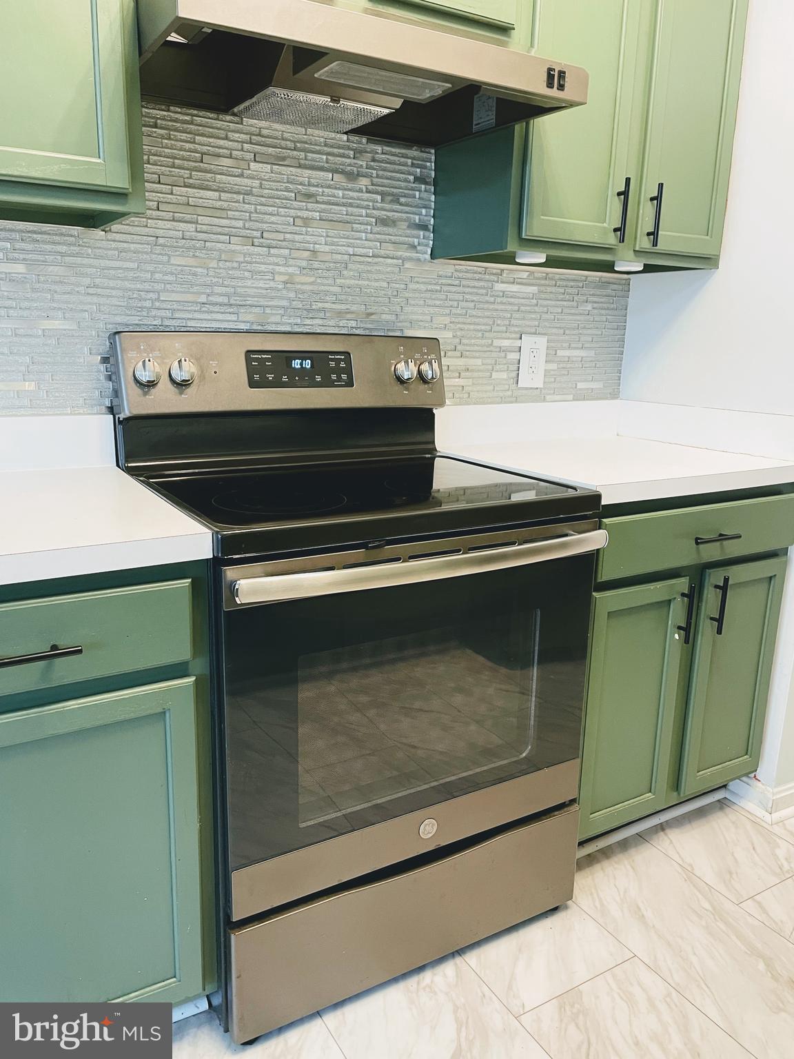 HAMPSHIRE HALL CONDO - Residential Lease