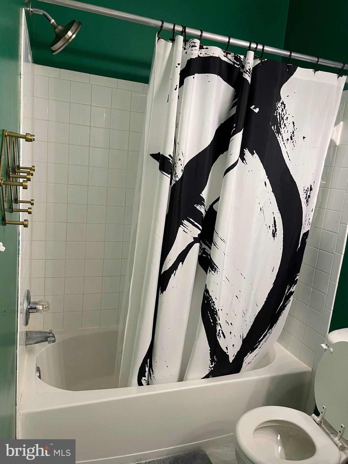 HAMPSHIRE HALL CONDO - Residential Lease