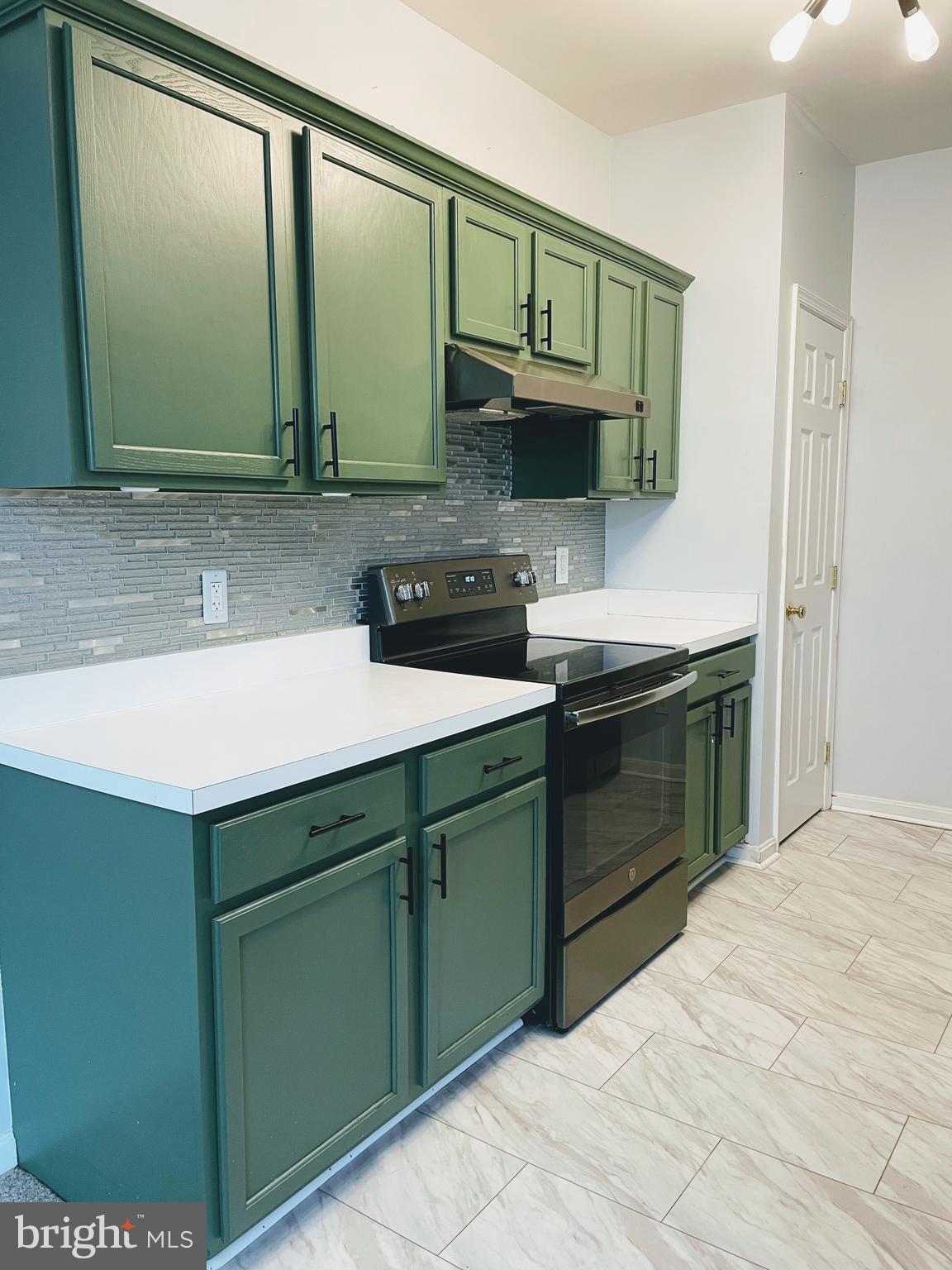 HAMPSHIRE HALL CONDO - Residential Lease