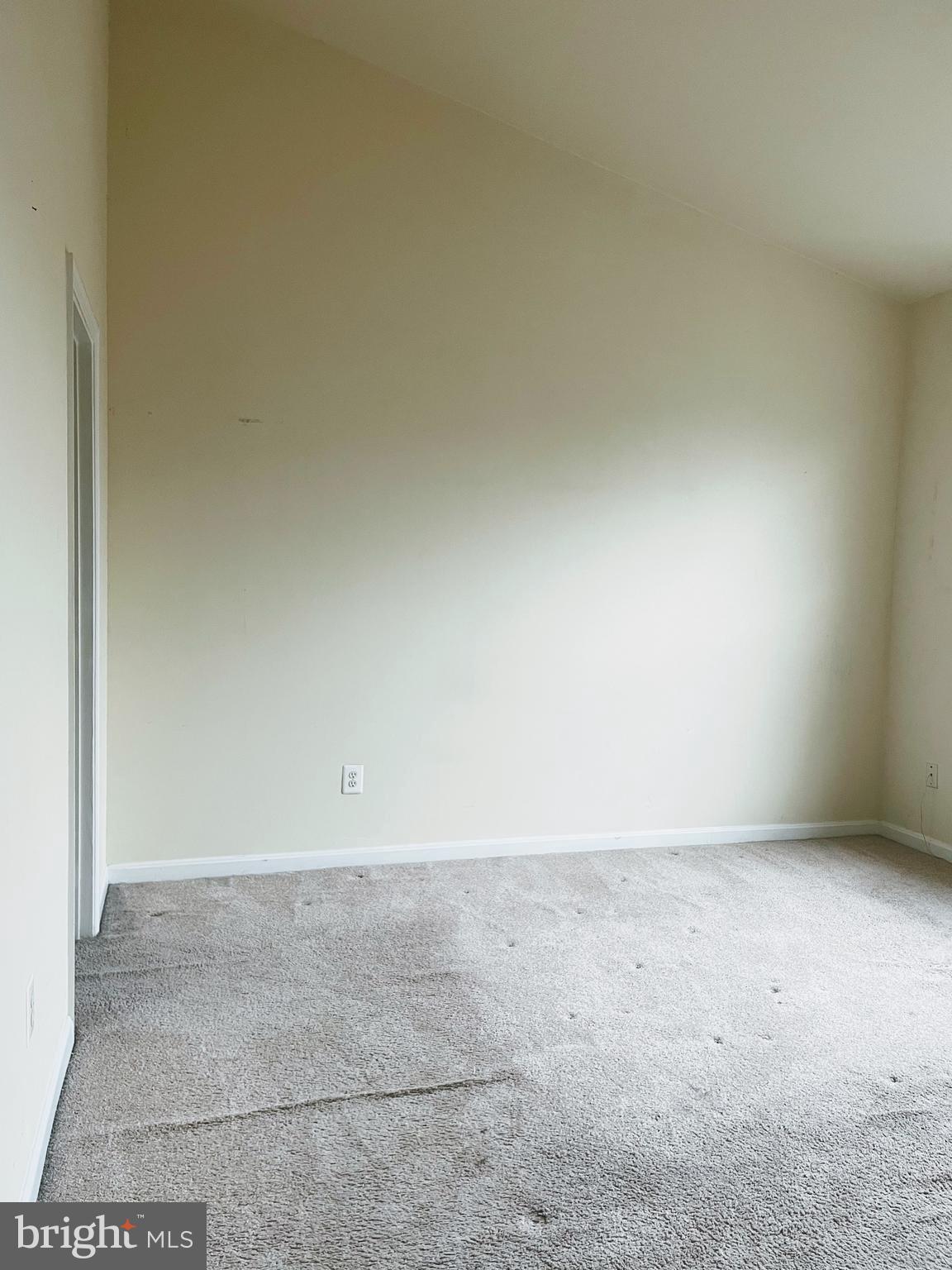 HAMPSHIRE HALL CONDO - Residential Lease