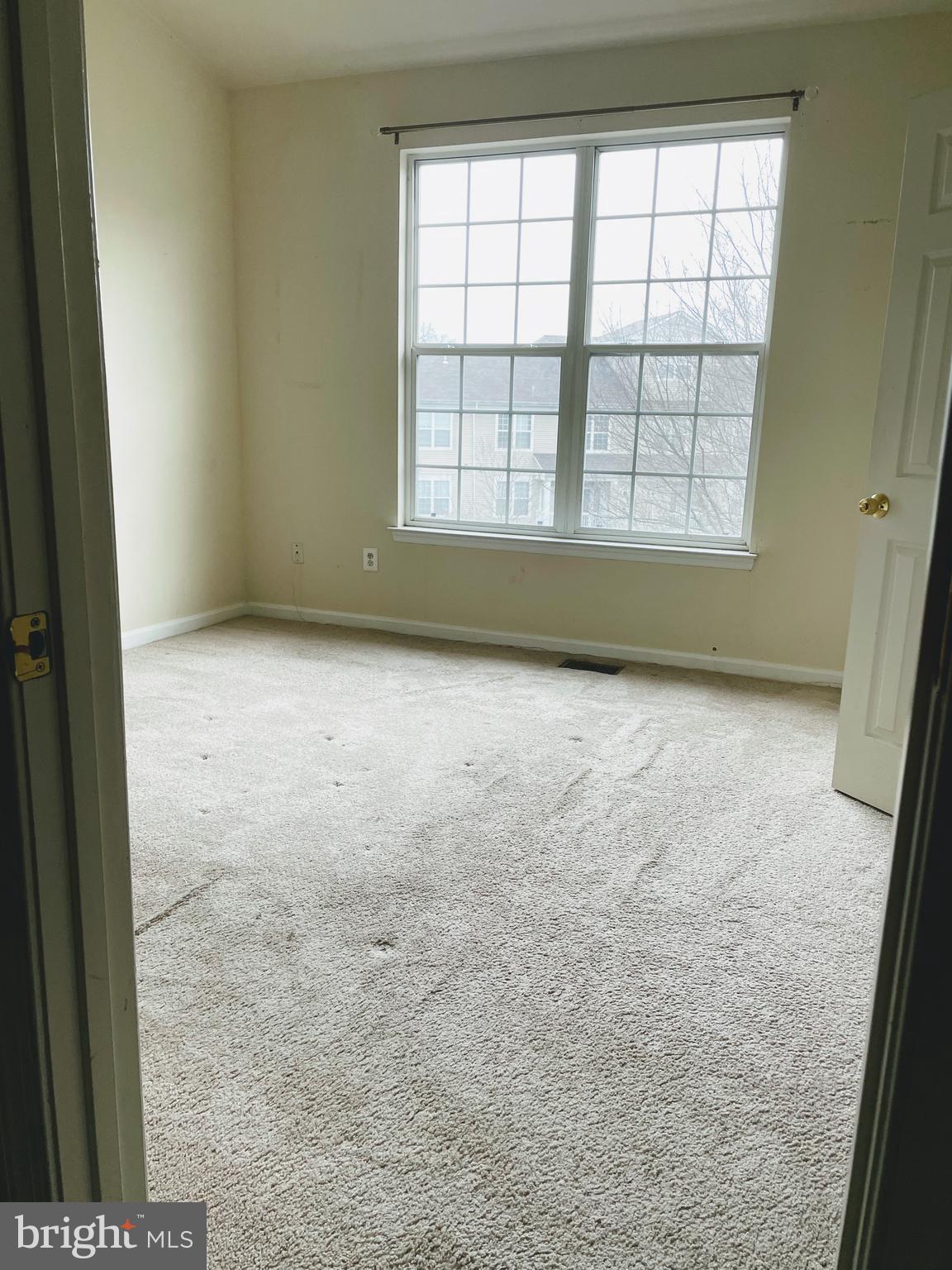 HAMPSHIRE HALL CONDO - Residential Lease