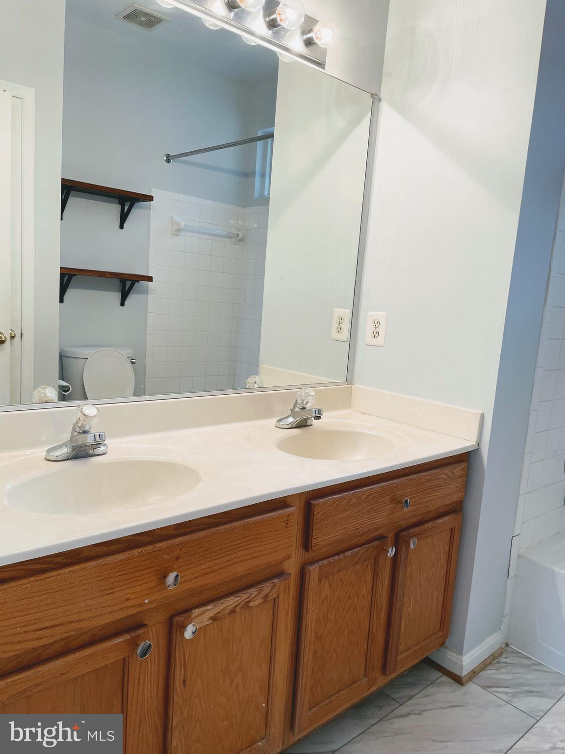 HAMPSHIRE HALL CONDO - Residential Lease