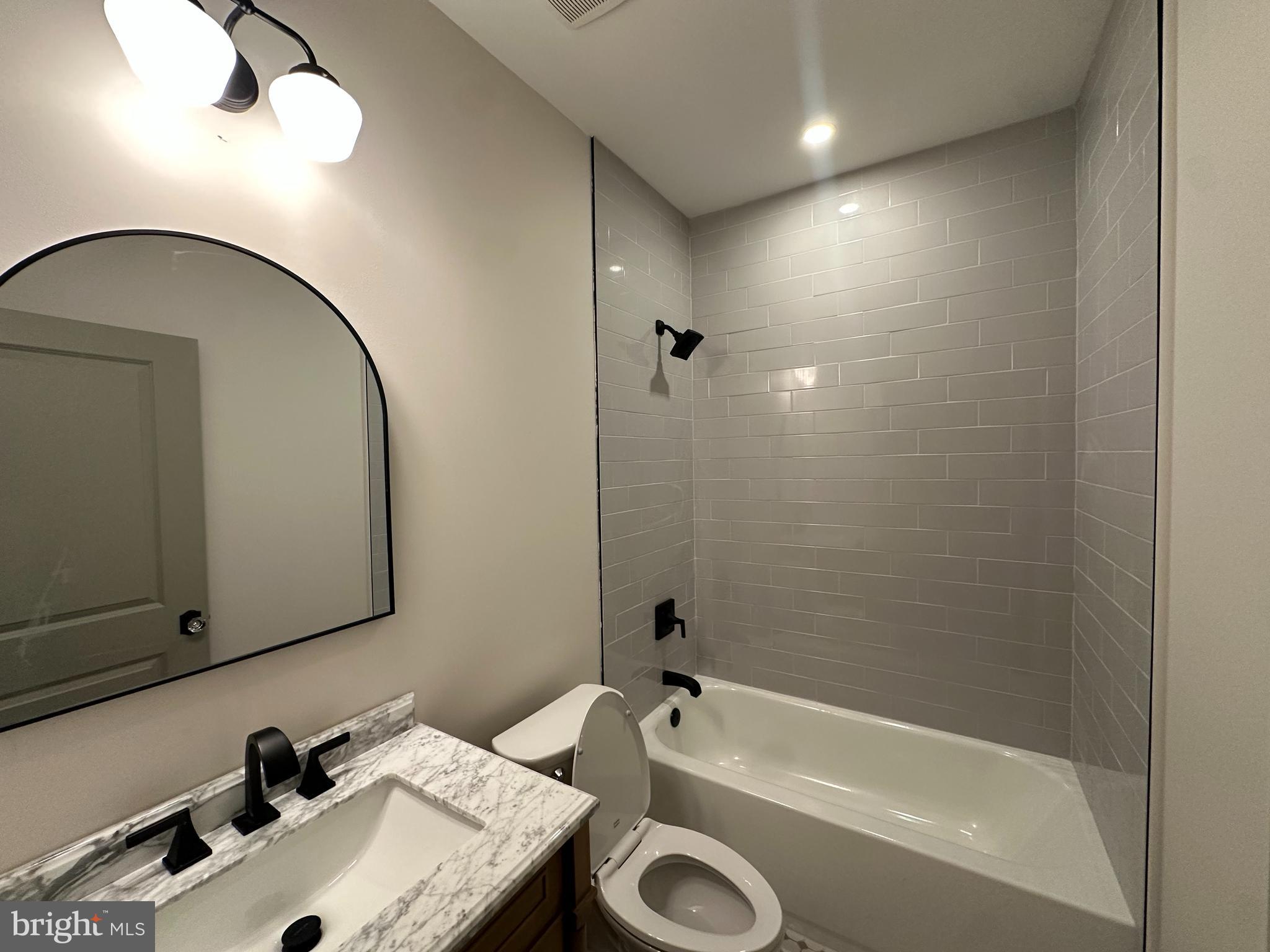 2424 E NORRIS STREET