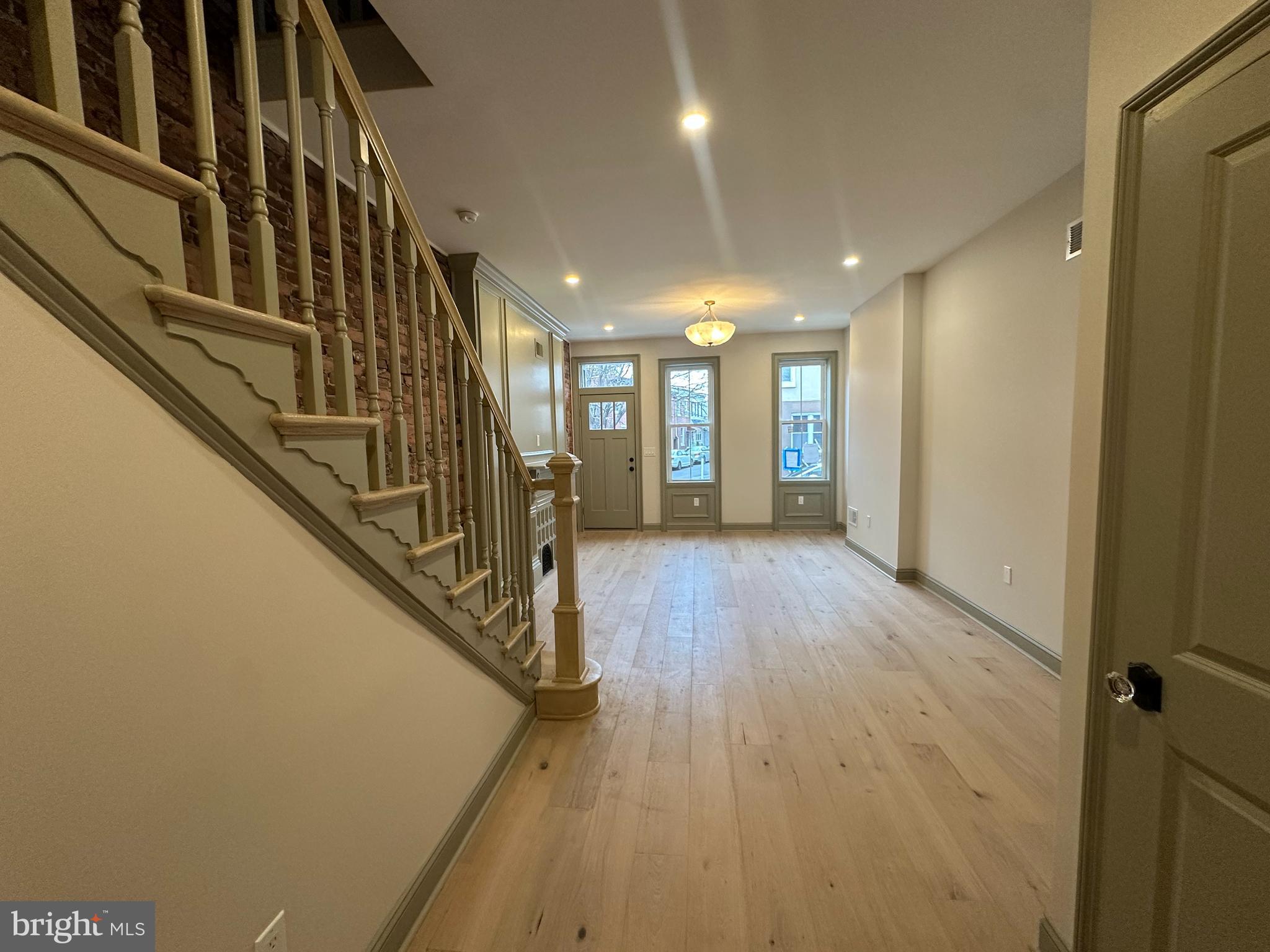 2424 E NORRIS STREET