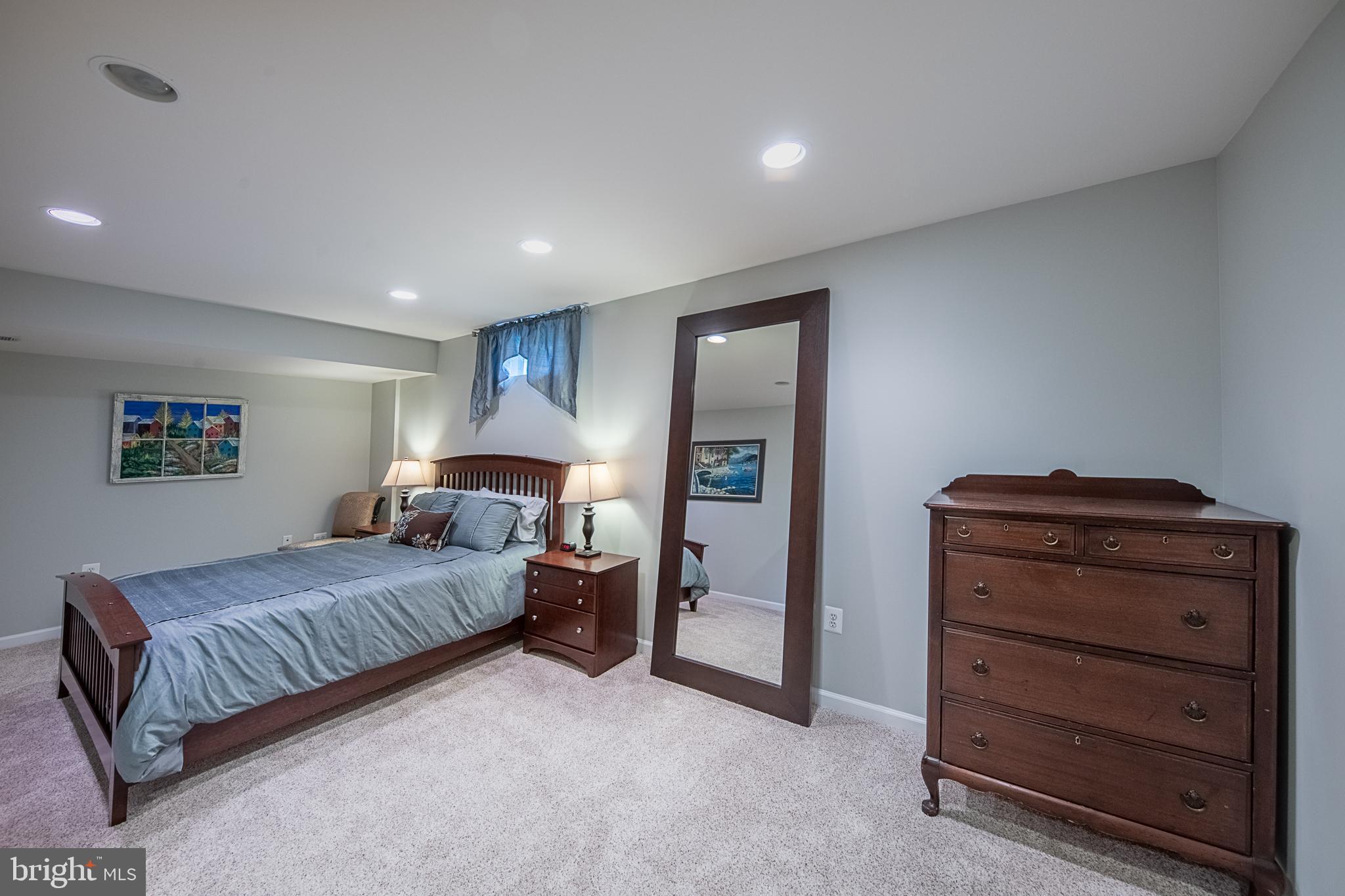 ASHBURN STATION - Residential