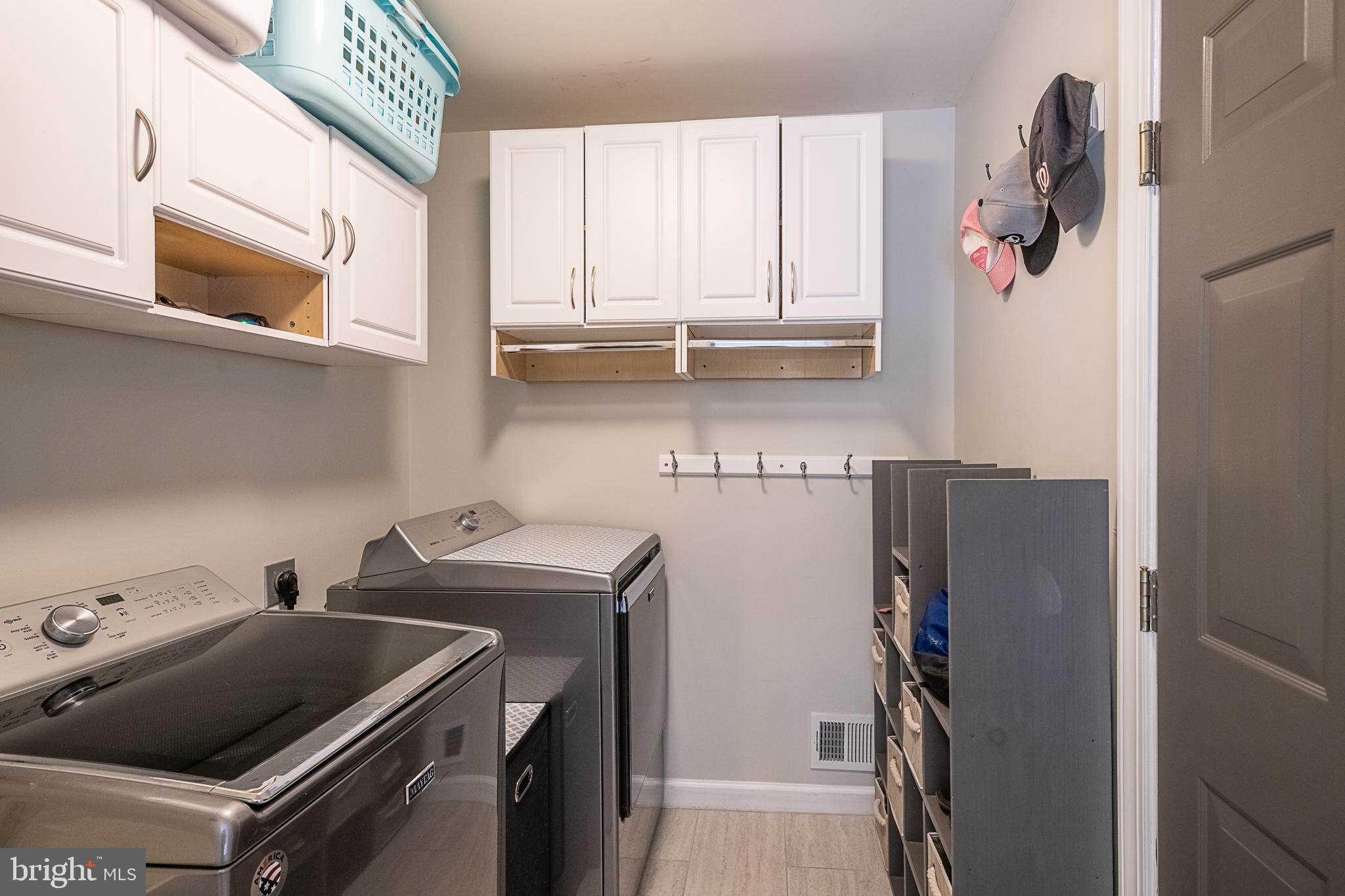 ASHBURN STATION - Residential