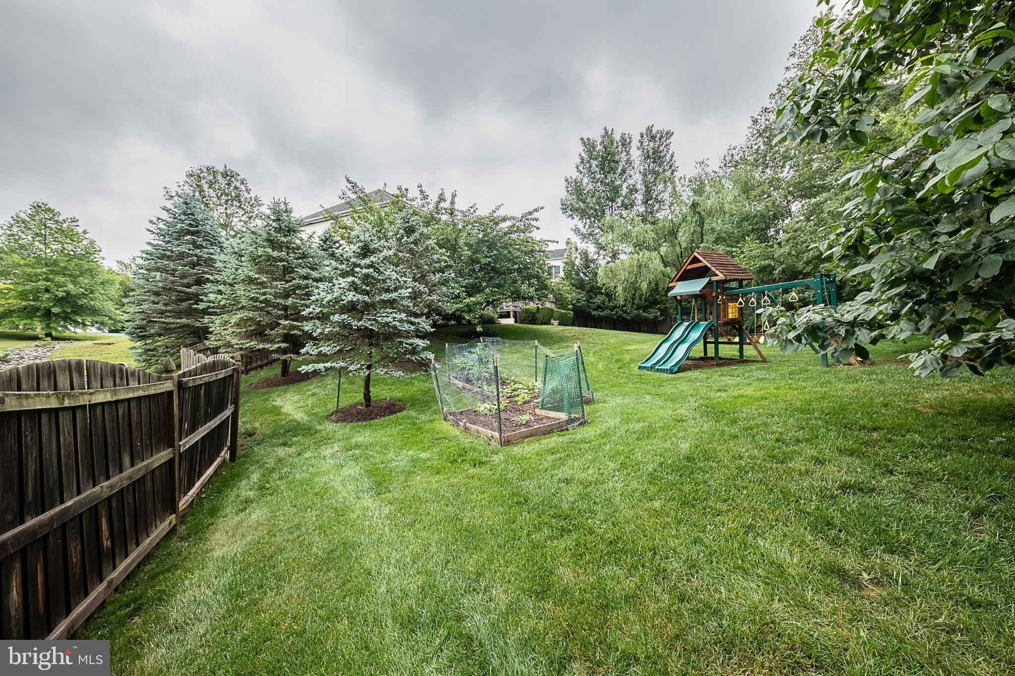 ASHBURN STATION - Residential