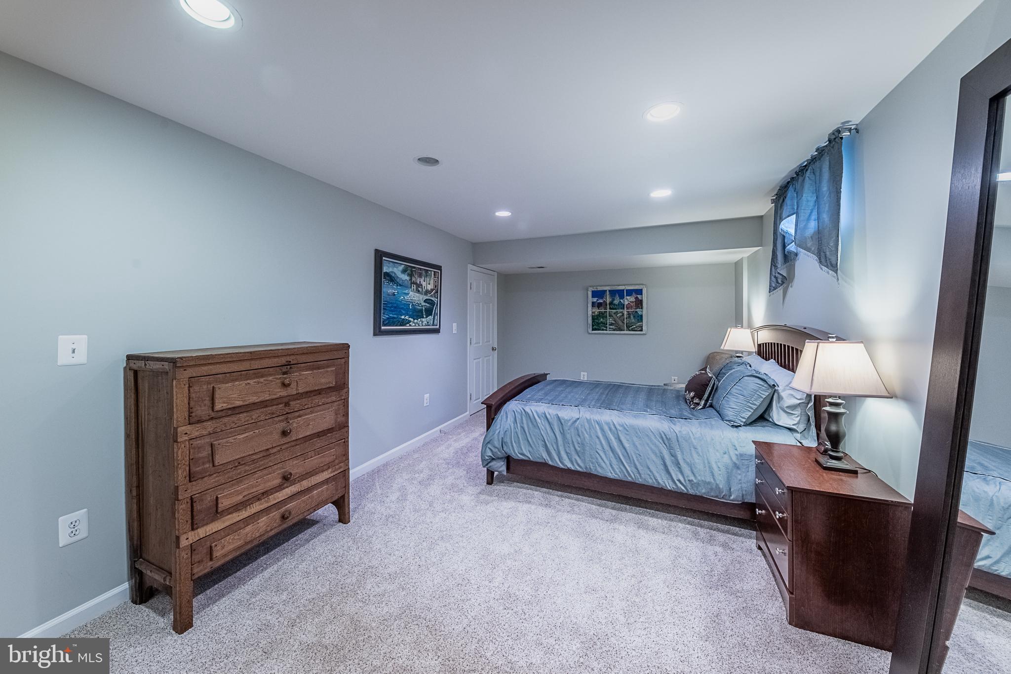 ASHBURN STATION - Residential