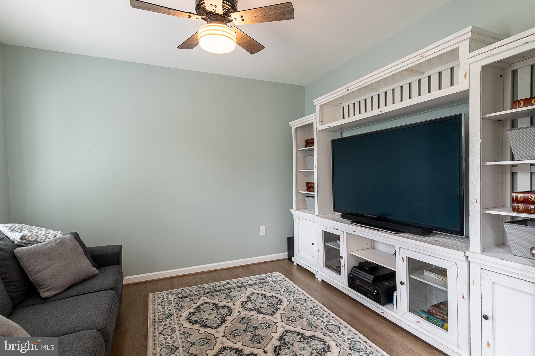 ASHBURN STATION - Residential