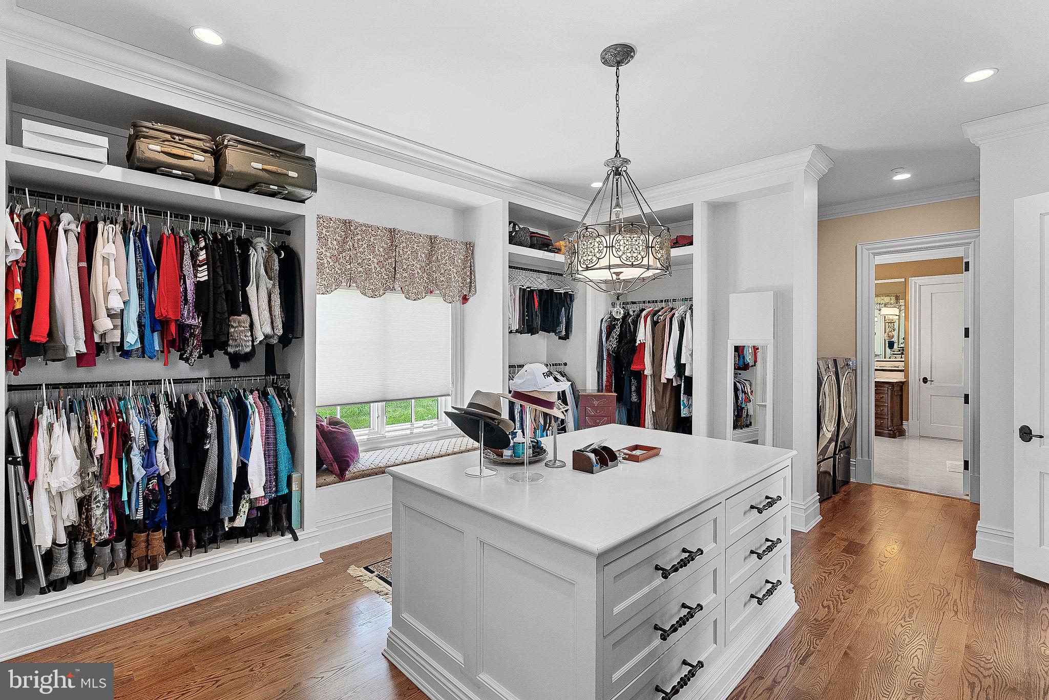 CREIGHTON FARMS - Residential