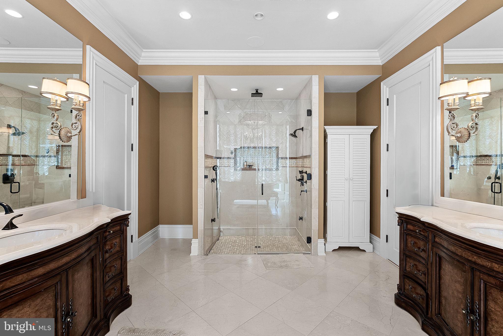 CREIGHTON FARMS - Residential