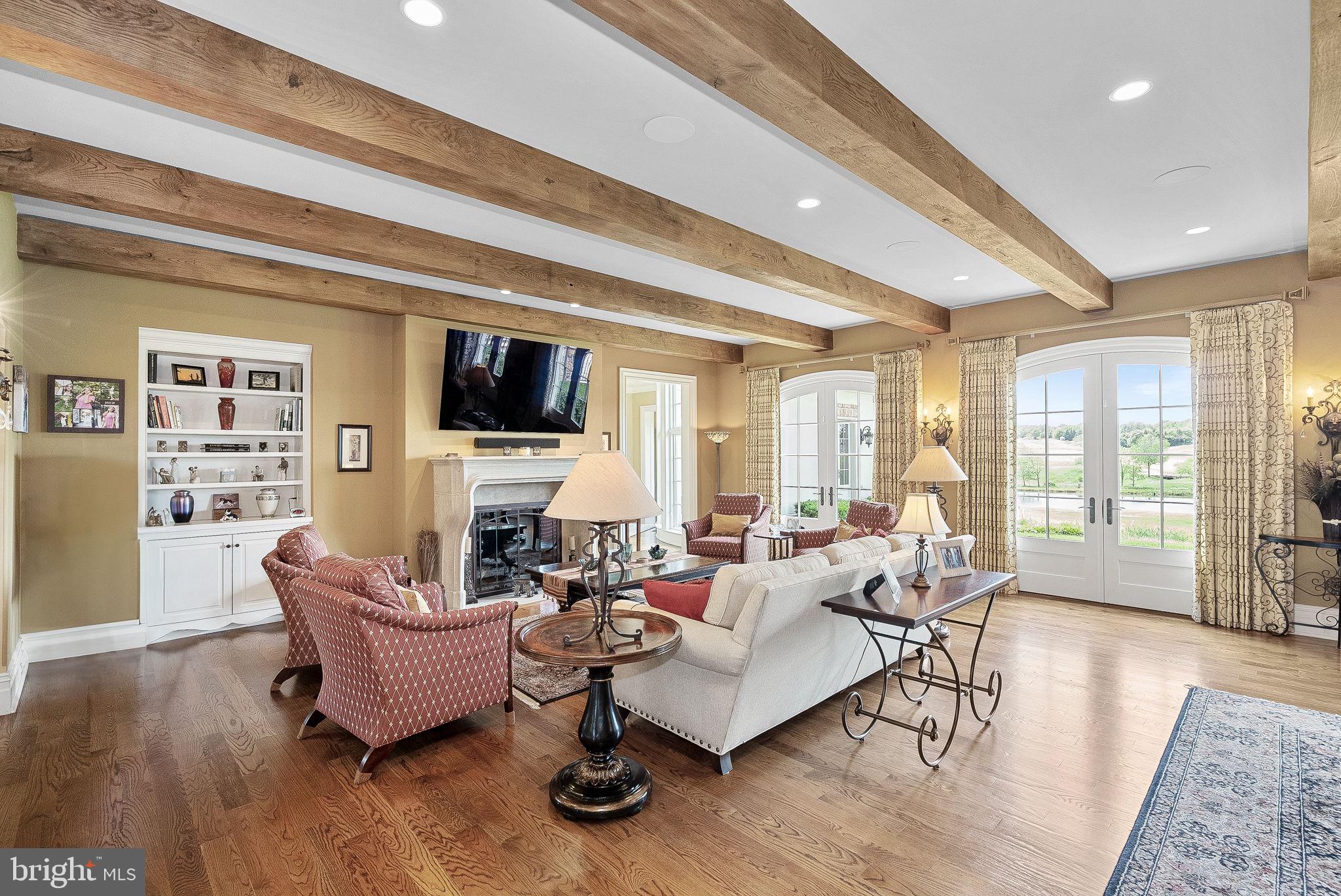 CREIGHTON FARMS - Residential