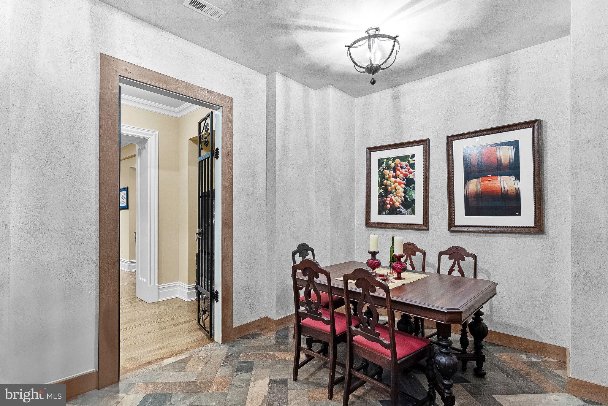 CREIGHTON FARMS - Residential