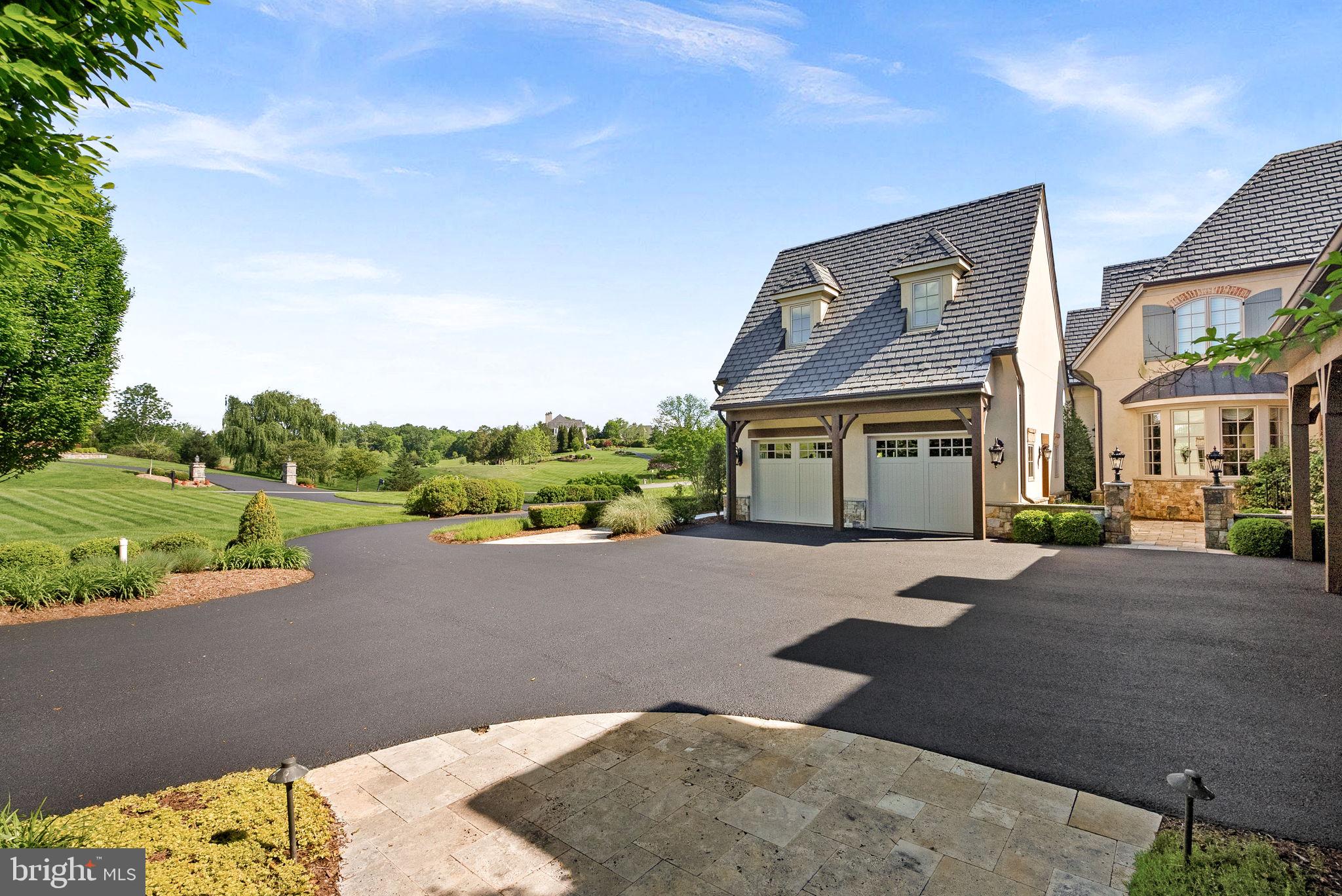 CREIGHTON FARMS - Residential