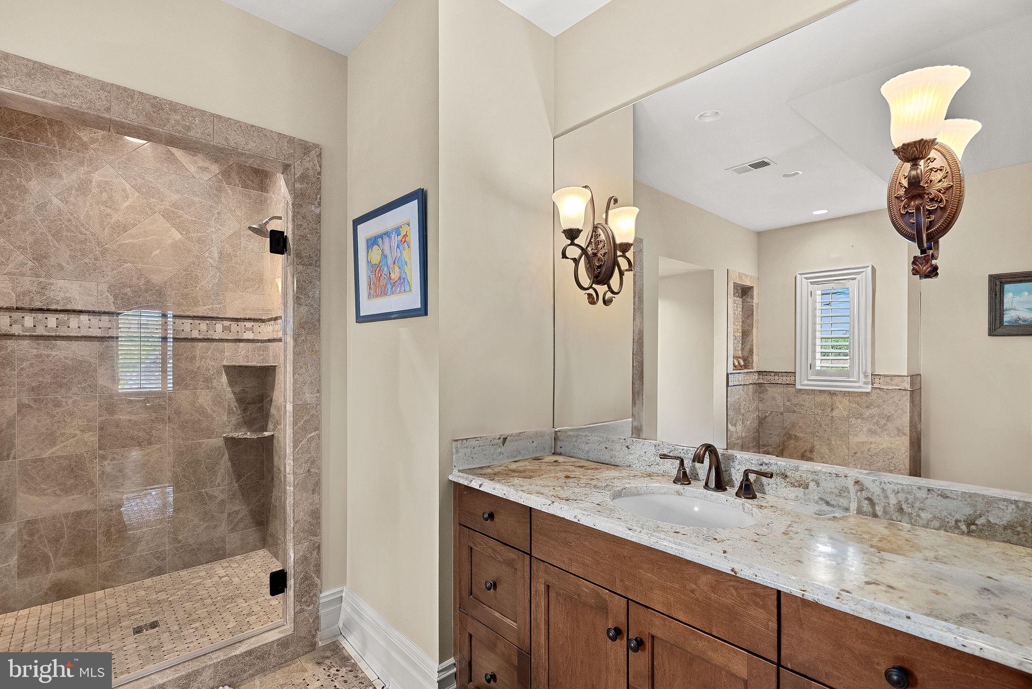 CREIGHTON FARMS - Residential