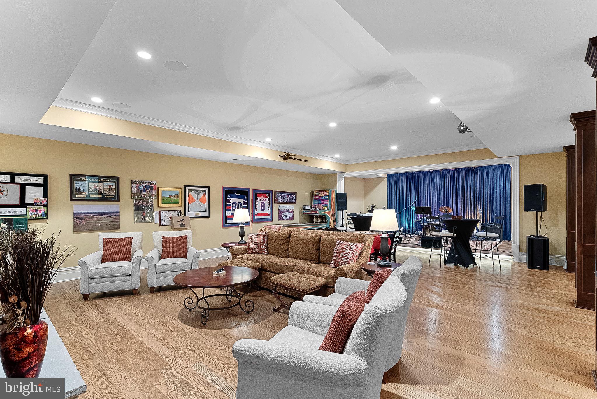 CREIGHTON FARMS - Residential