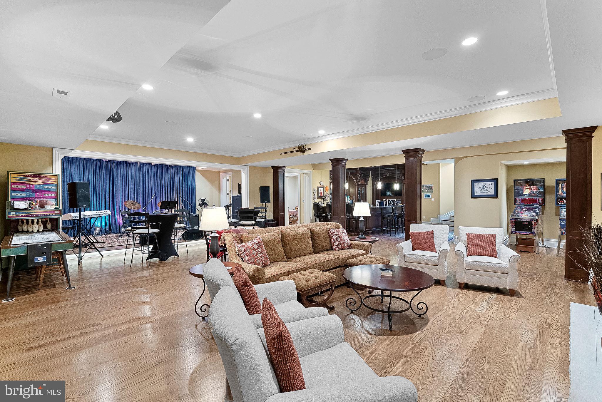 CREIGHTON FARMS - Residential