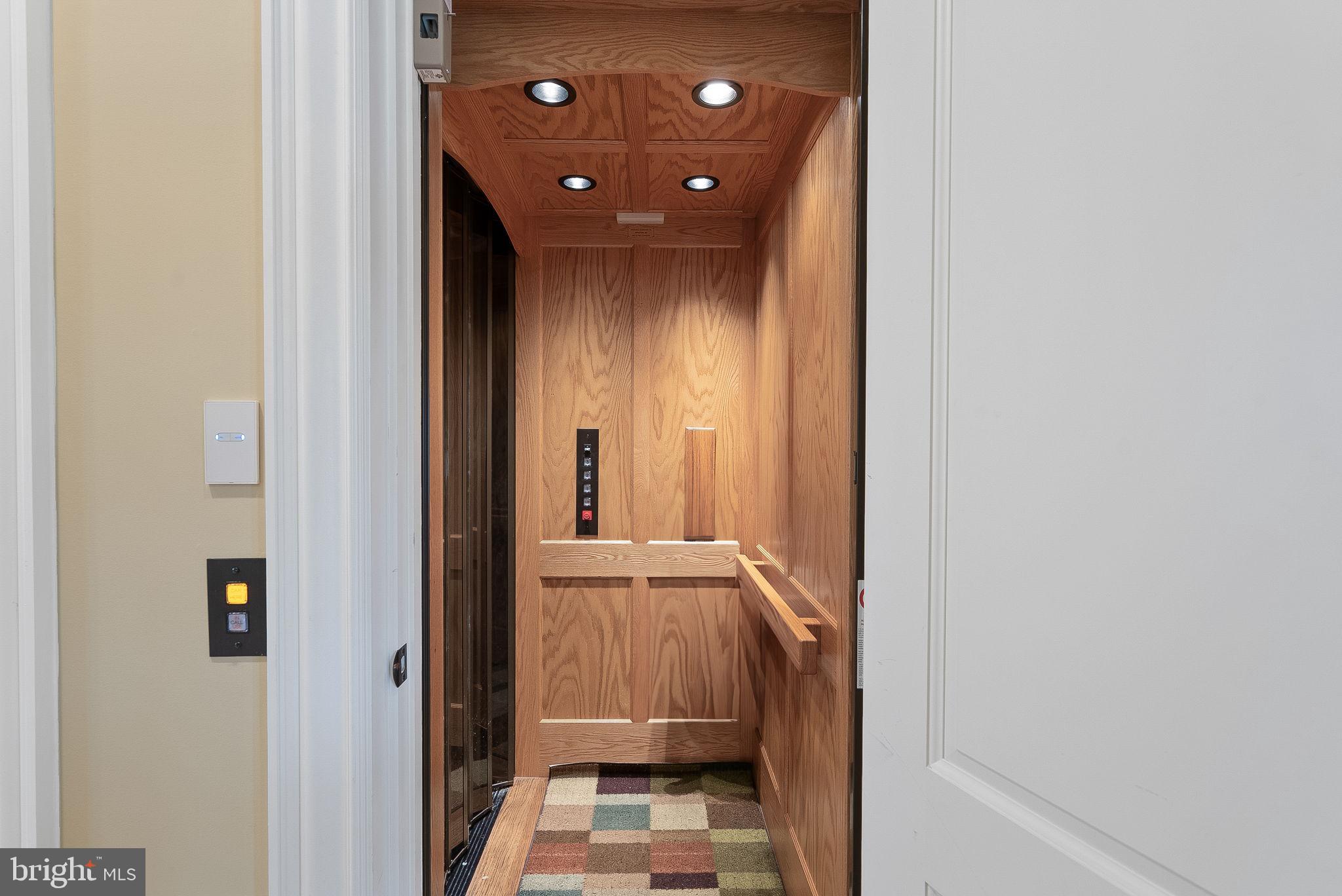 CREIGHTON FARMS - Residential