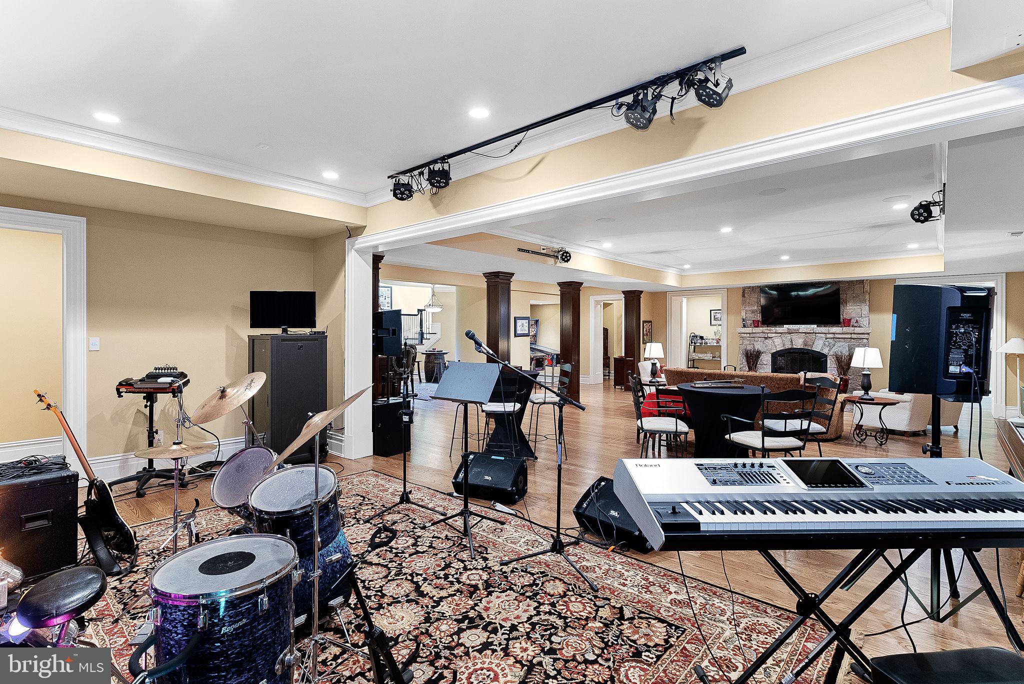 CREIGHTON FARMS - Residential