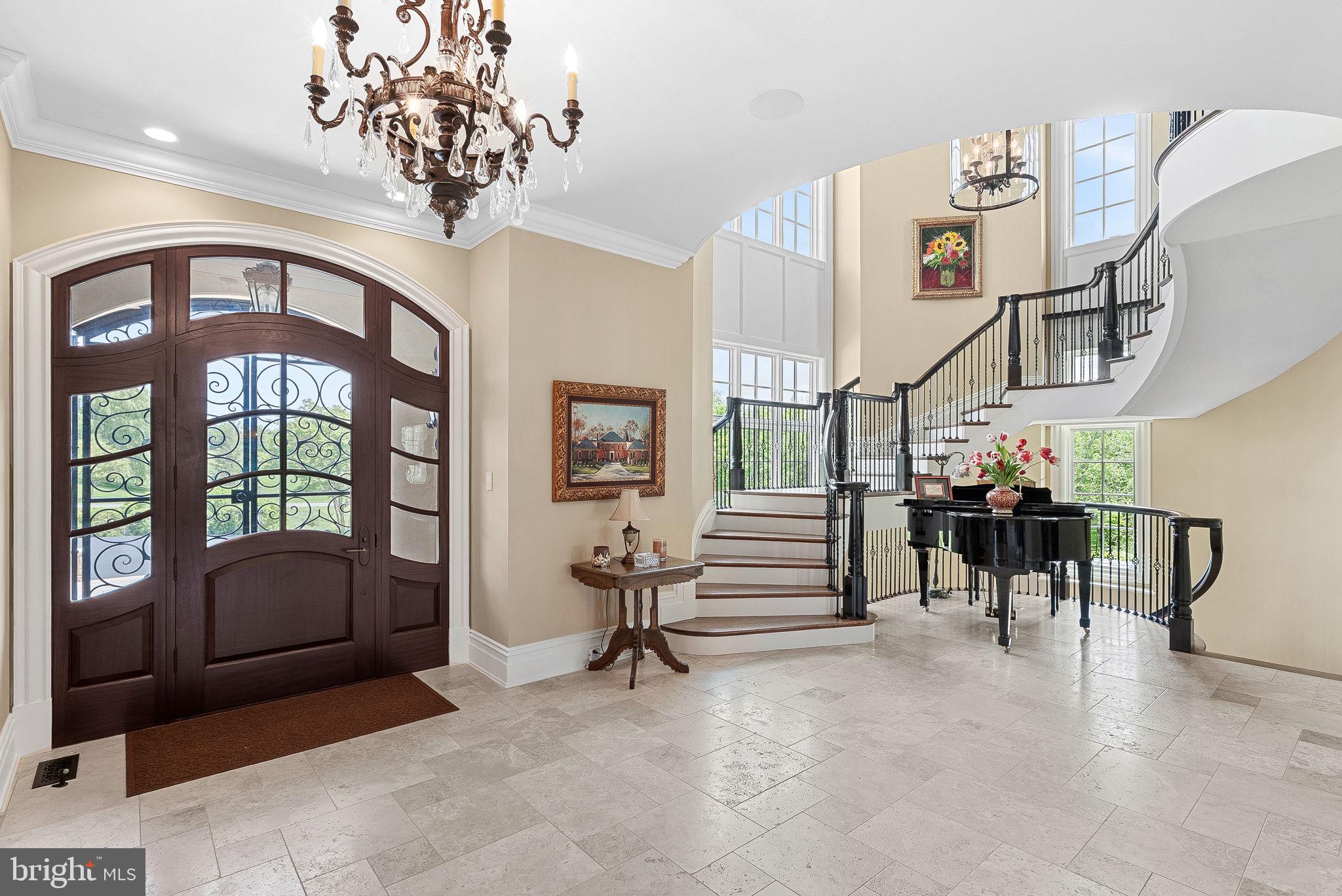 CREIGHTON FARMS - Residential