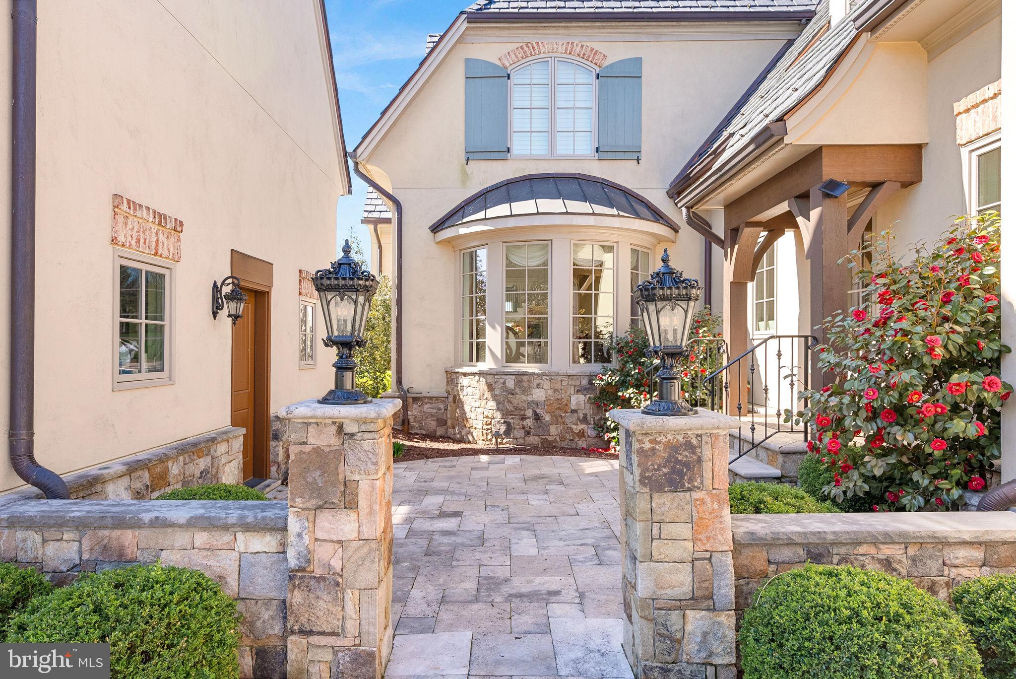 CREIGHTON FARMS - Residential