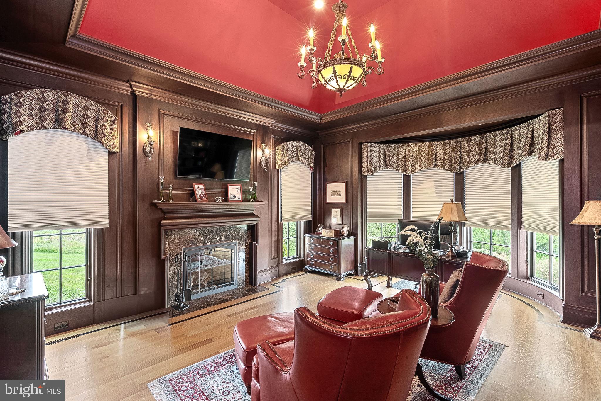 CREIGHTON FARMS - Residential