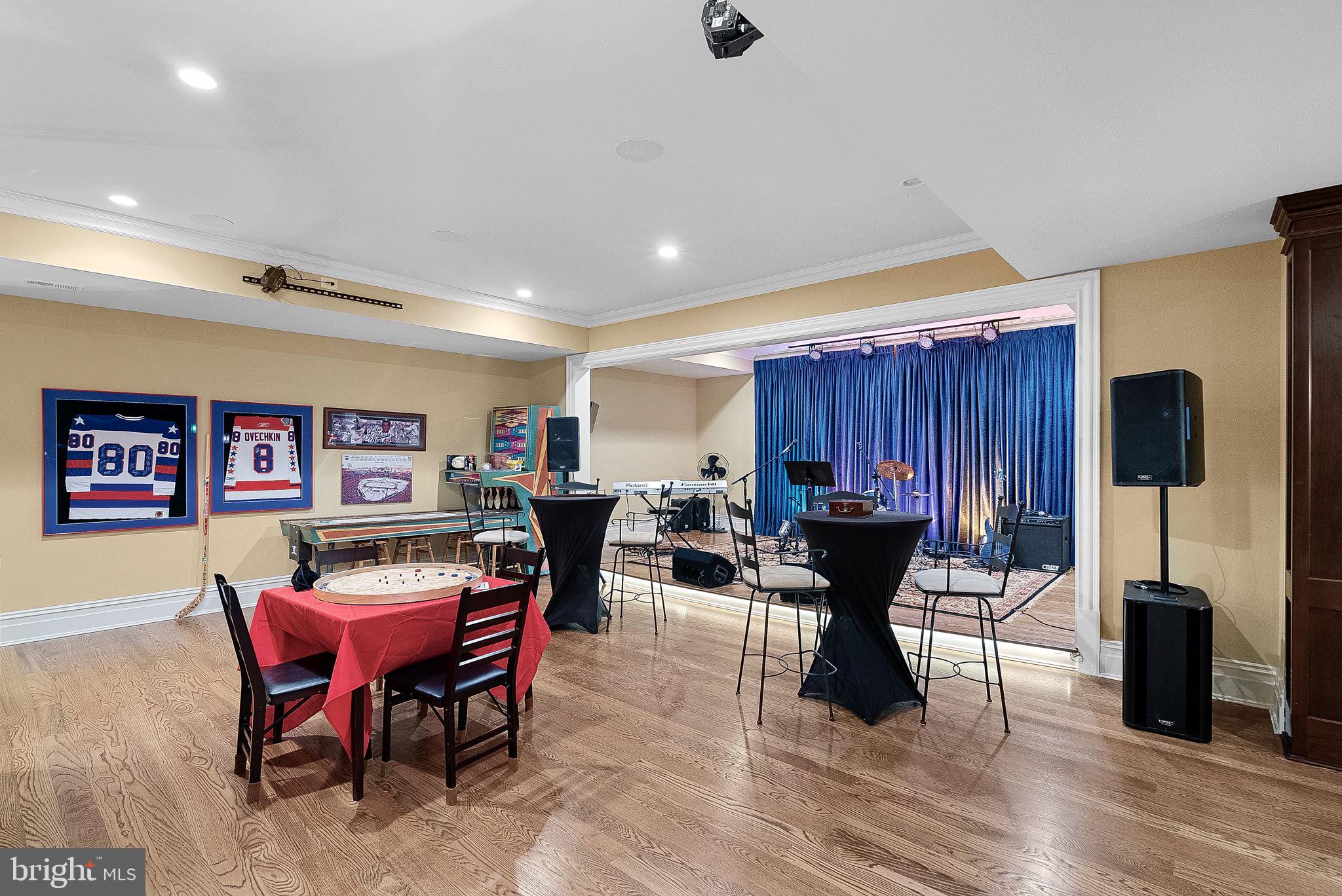 CREIGHTON FARMS - Residential