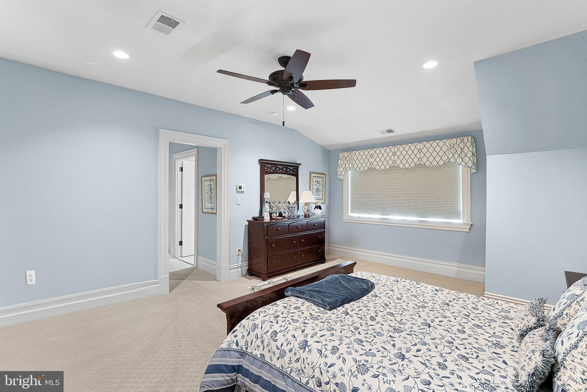 CREIGHTON FARMS - Residential