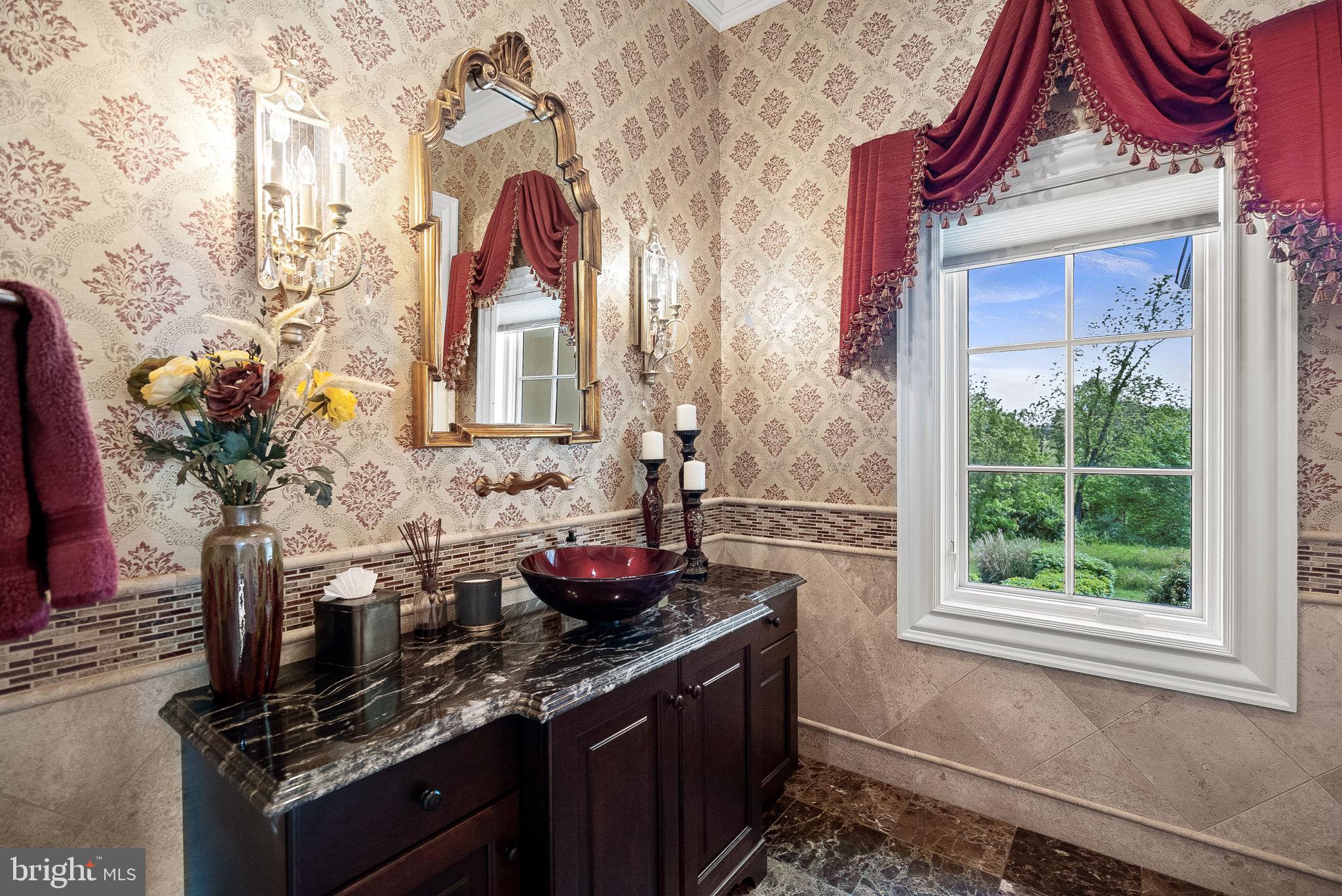 CREIGHTON FARMS - Residential