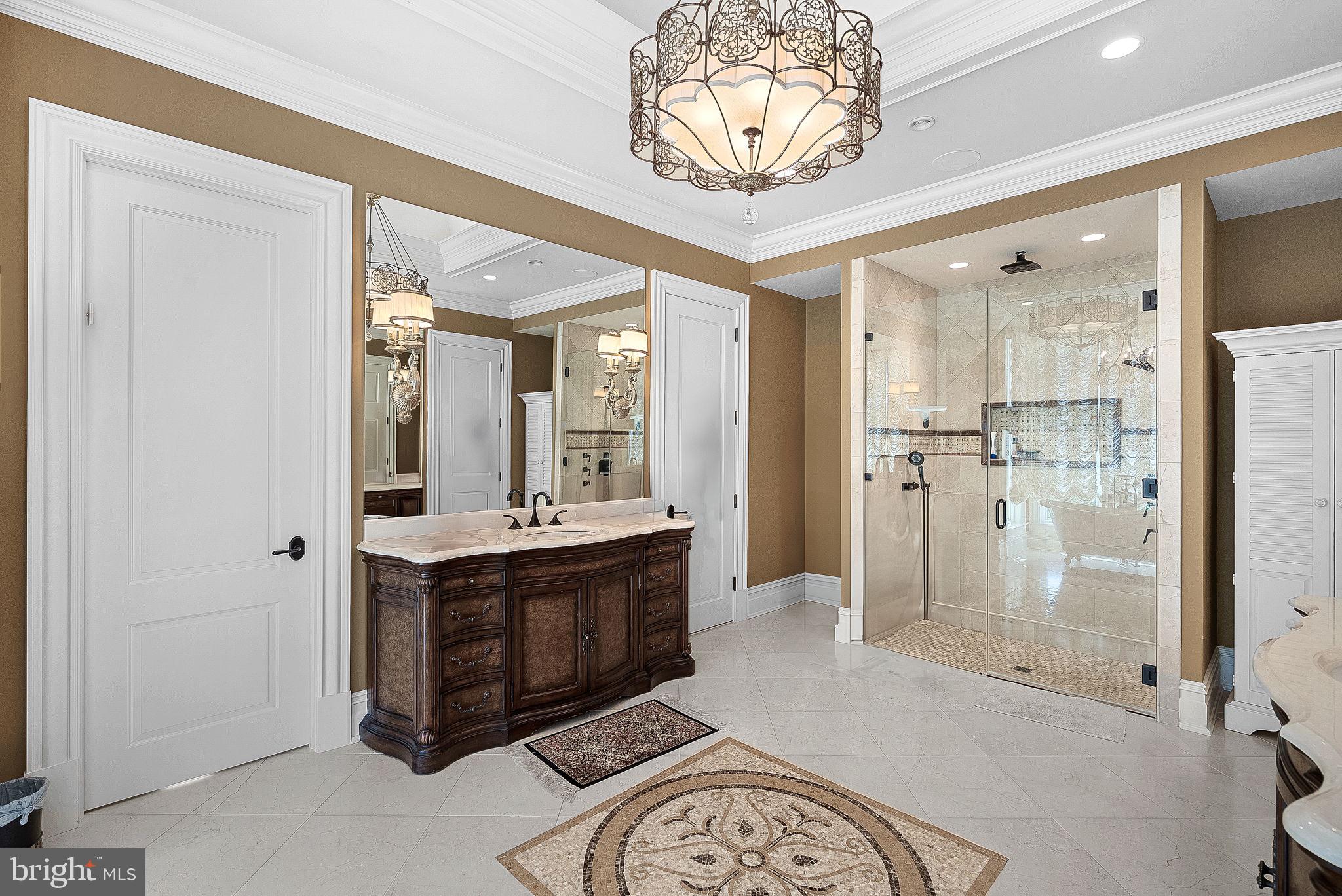 CREIGHTON FARMS - Residential