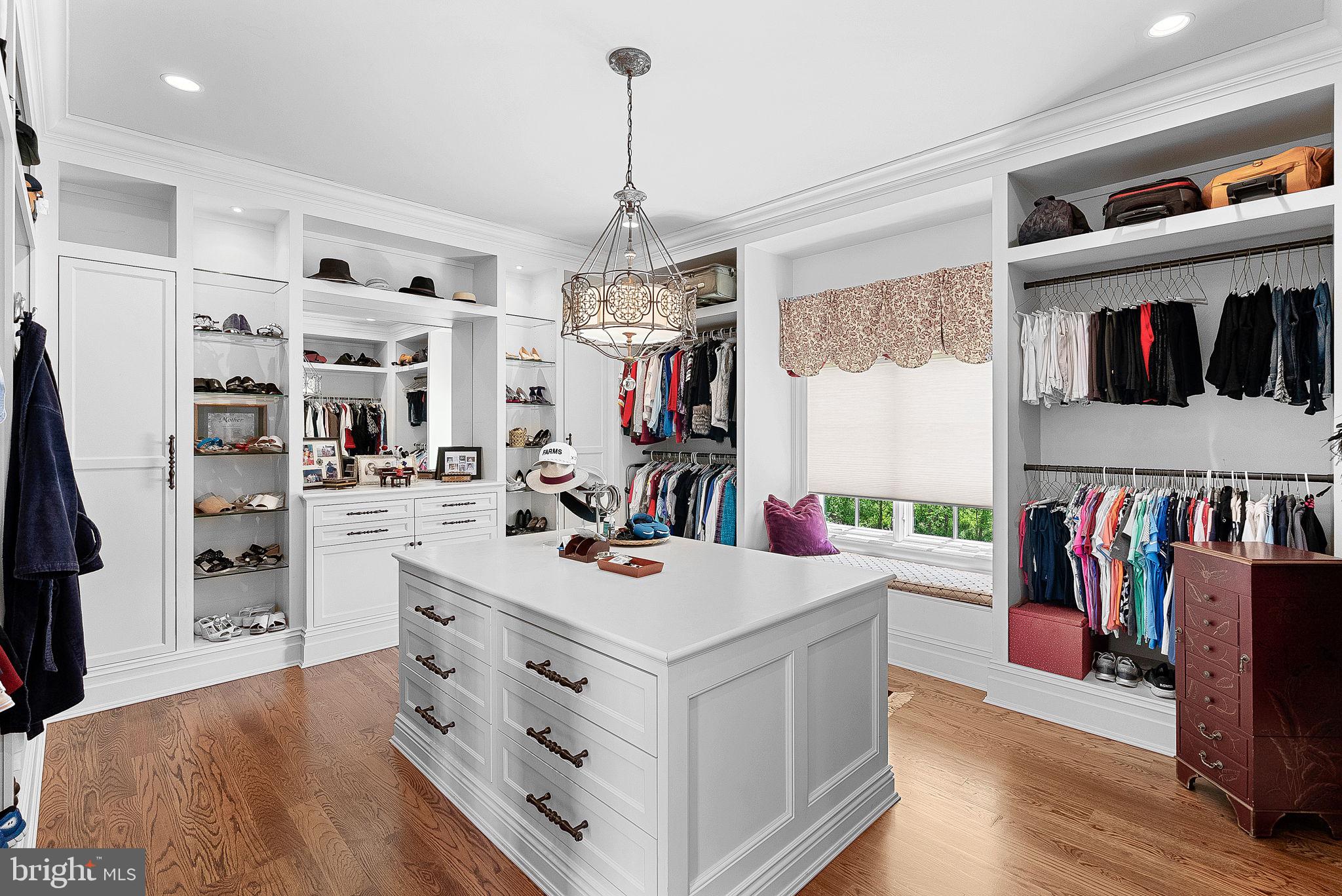 CREIGHTON FARMS - Residential