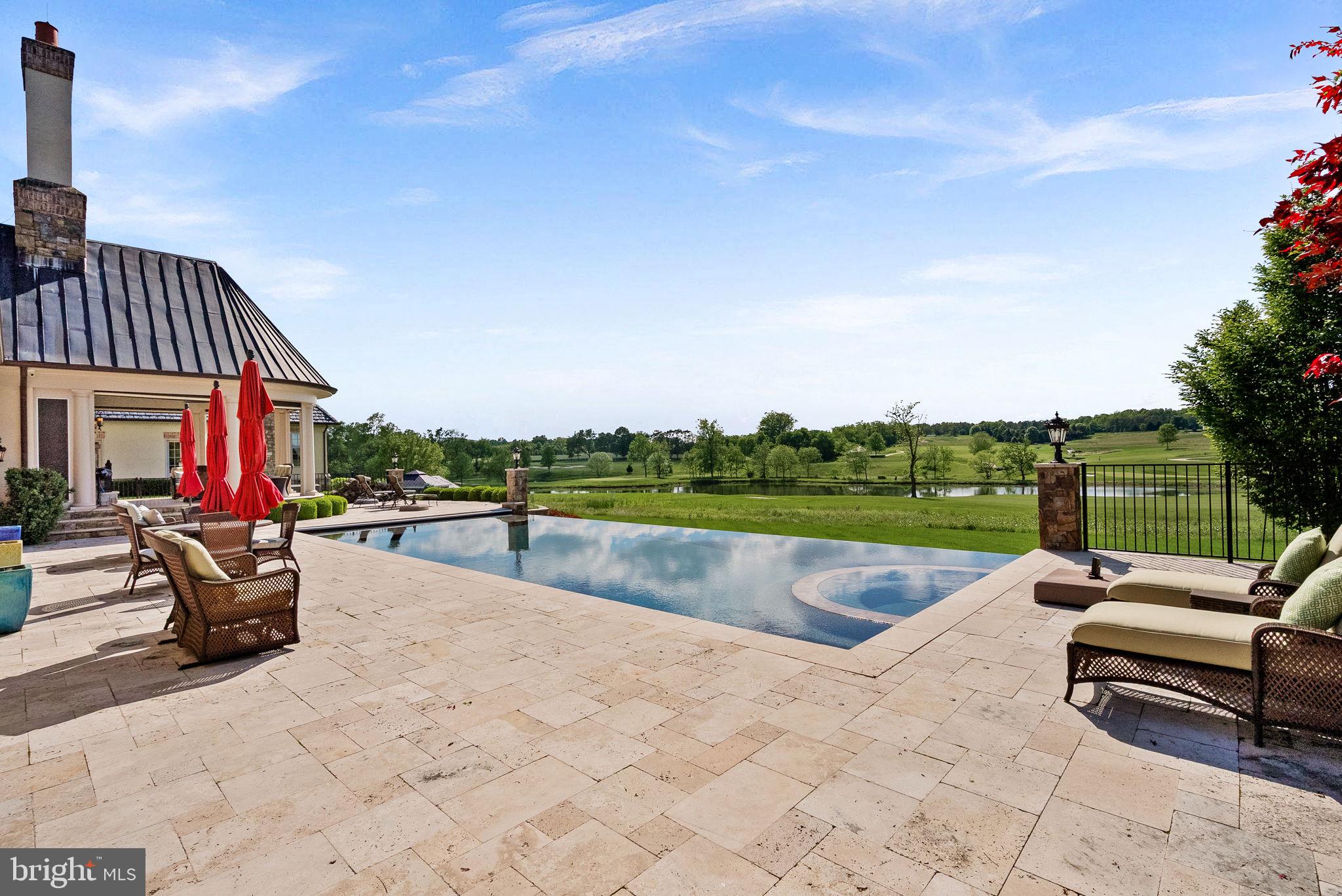 CREIGHTON FARMS - Residential