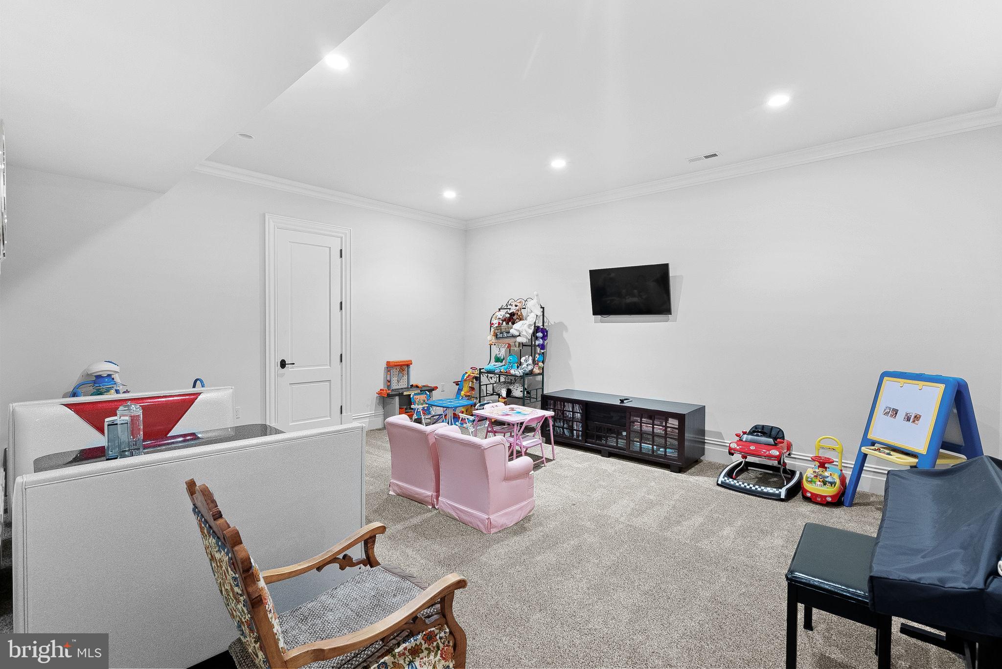 CREIGHTON FARMS - Residential