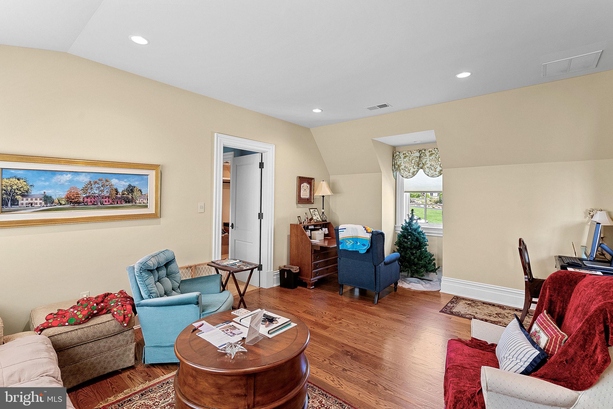 CREIGHTON FARMS - Residential