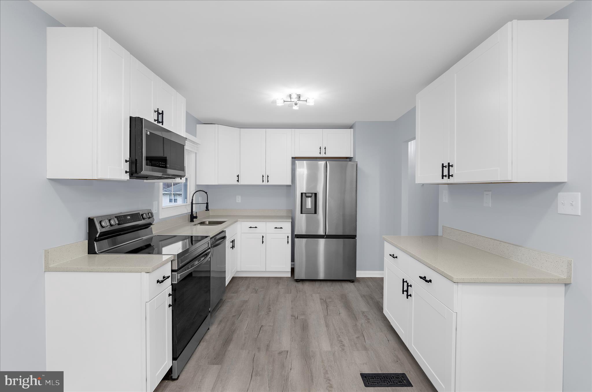 FOUR SEASONS ESTATES - Residential