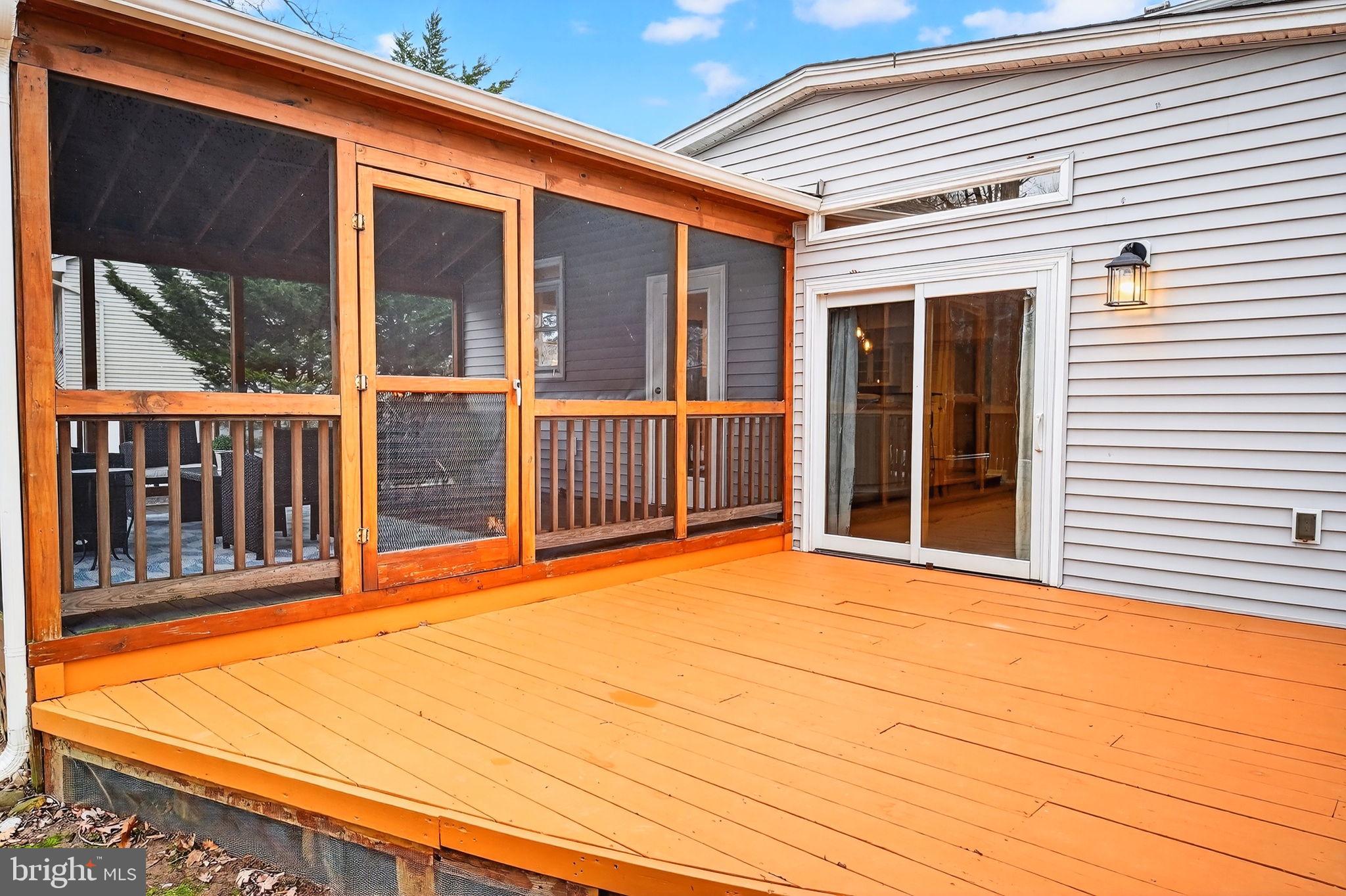 LEIGH WOODS - Residential