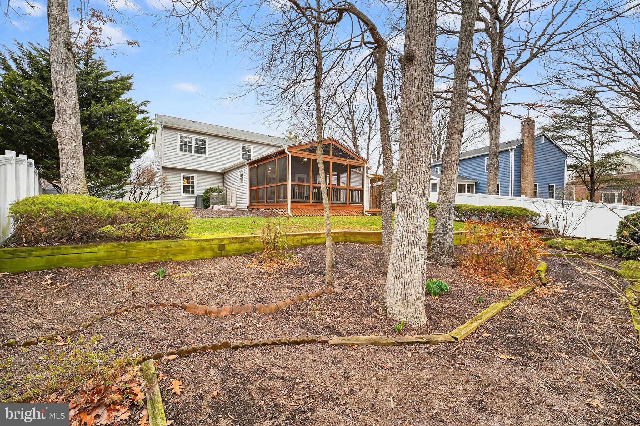 LEIGH WOODS - Residential